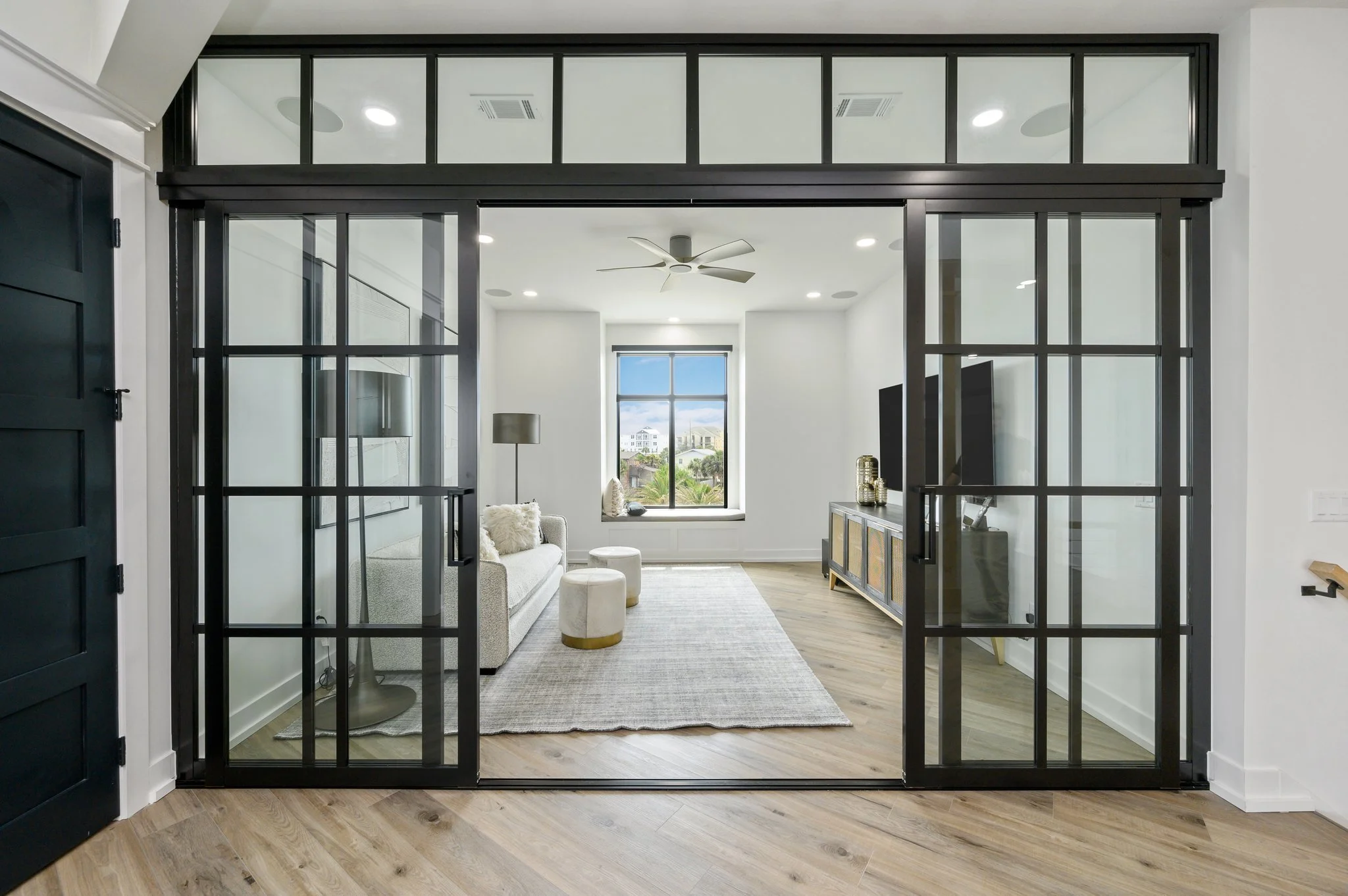 87-web-or-mls-425 Caviar Dr-57.jpg