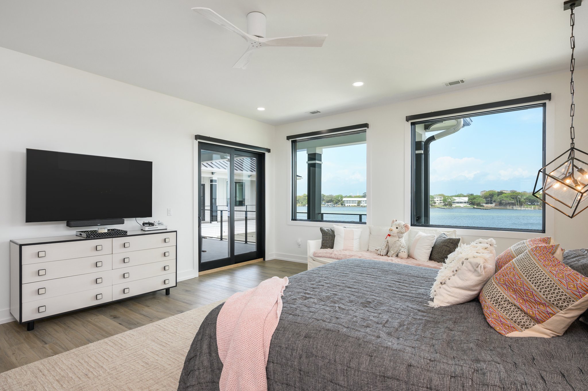 109-web-or-mls-425 Caviar Dr-79.jpg