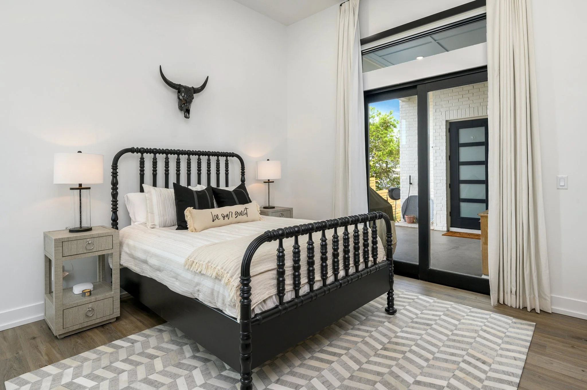 54-web-or-mls-425 Caviar Dr-24.jpg
