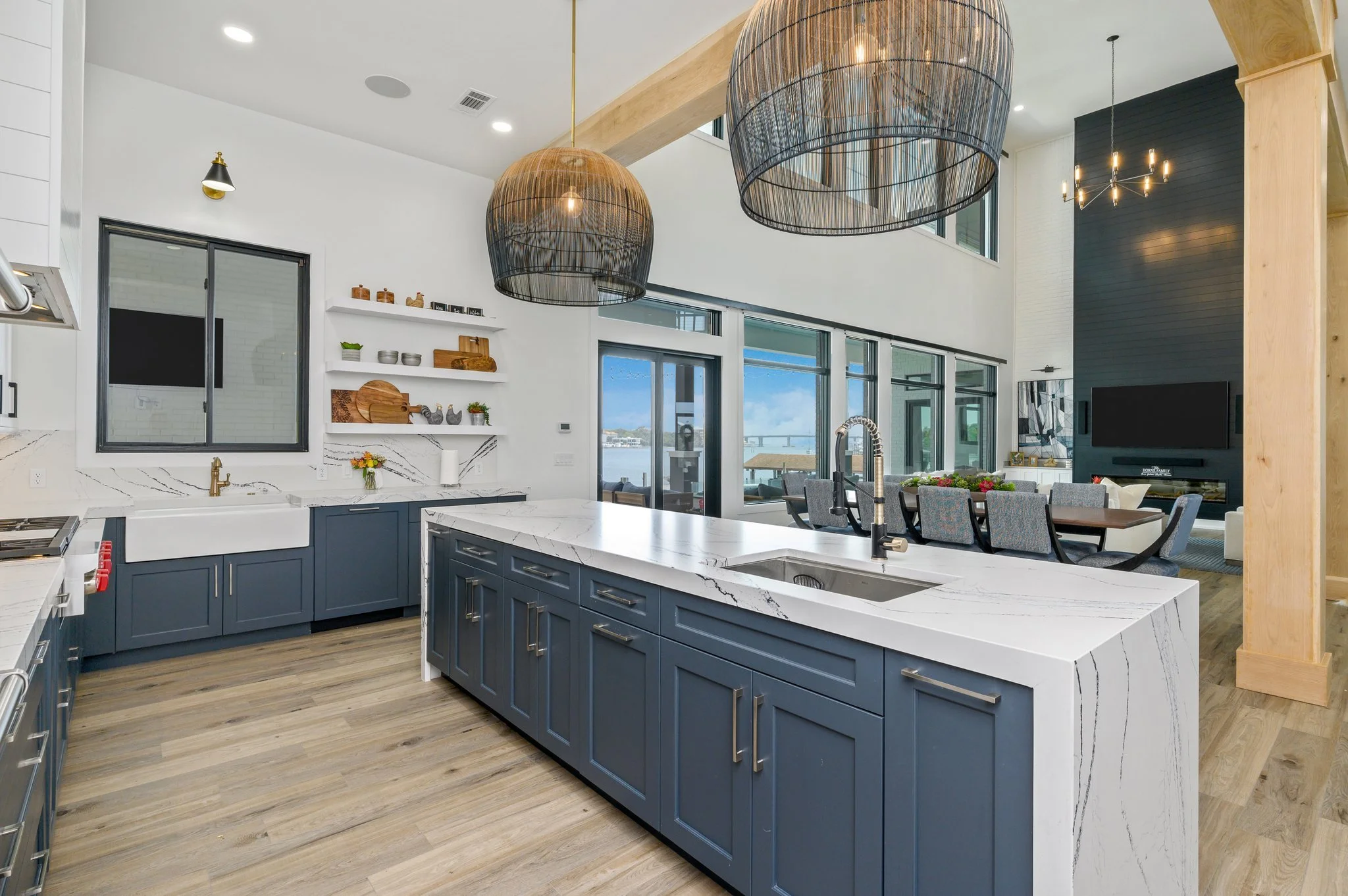 44-web-or-mls-425 Caviar Dr-14.jpg