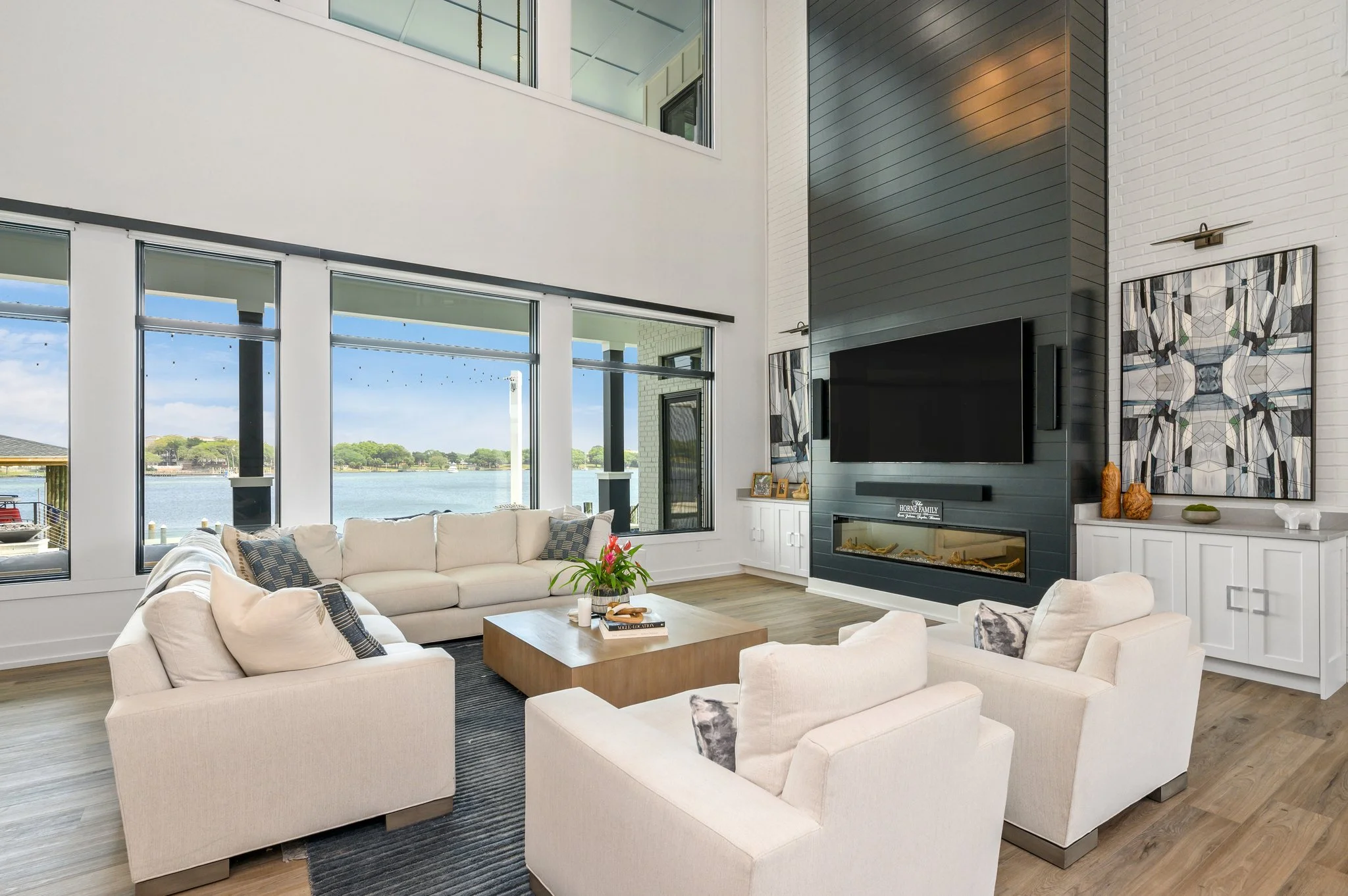 29-web-or-mls-425 Caviar Dr-04.jpg