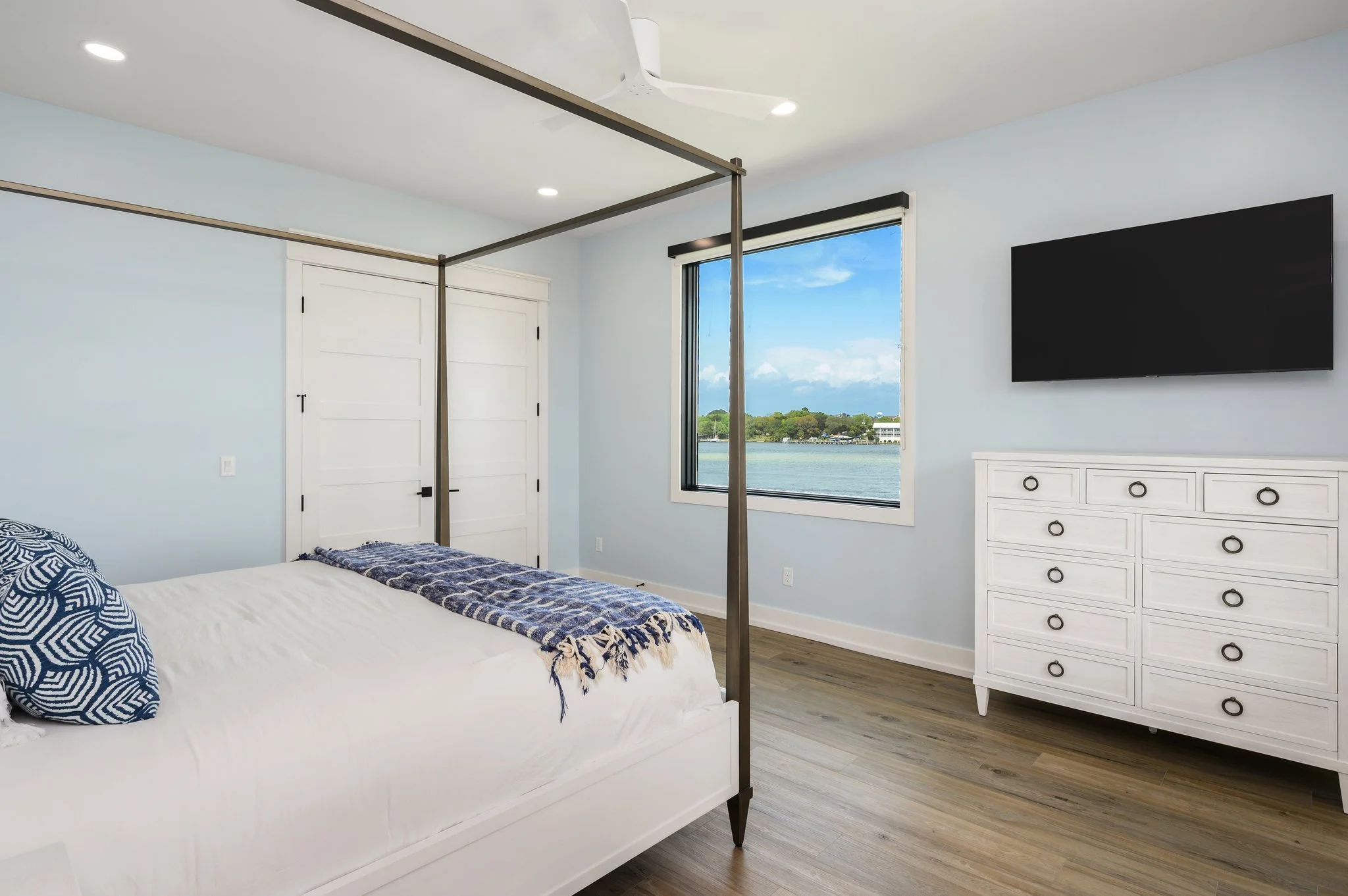 118-web-or-mls-425 Caviar Dr-88.jpg