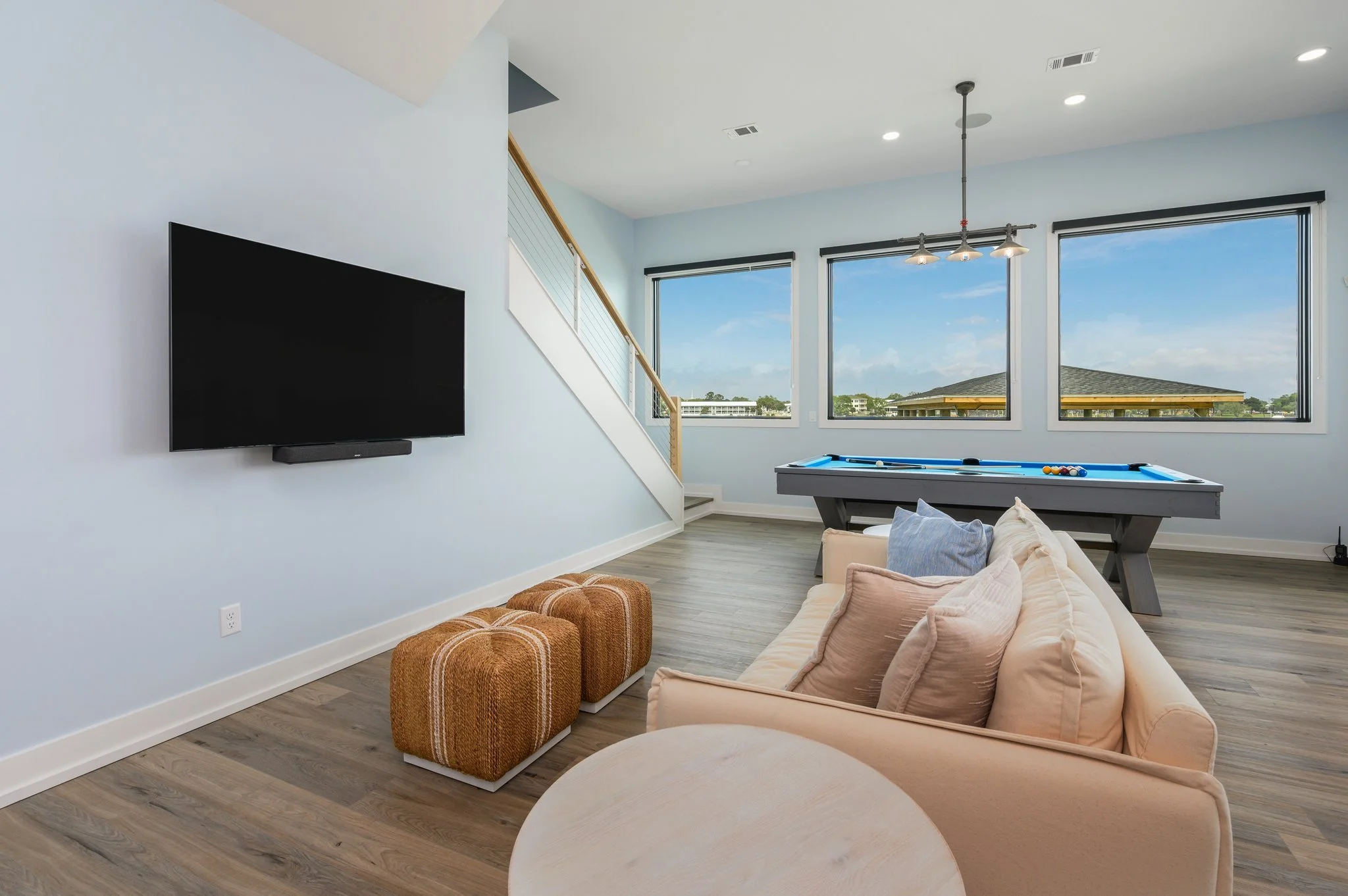 22-web-or-mls-425 Caviar Dr-01 (1).jpg