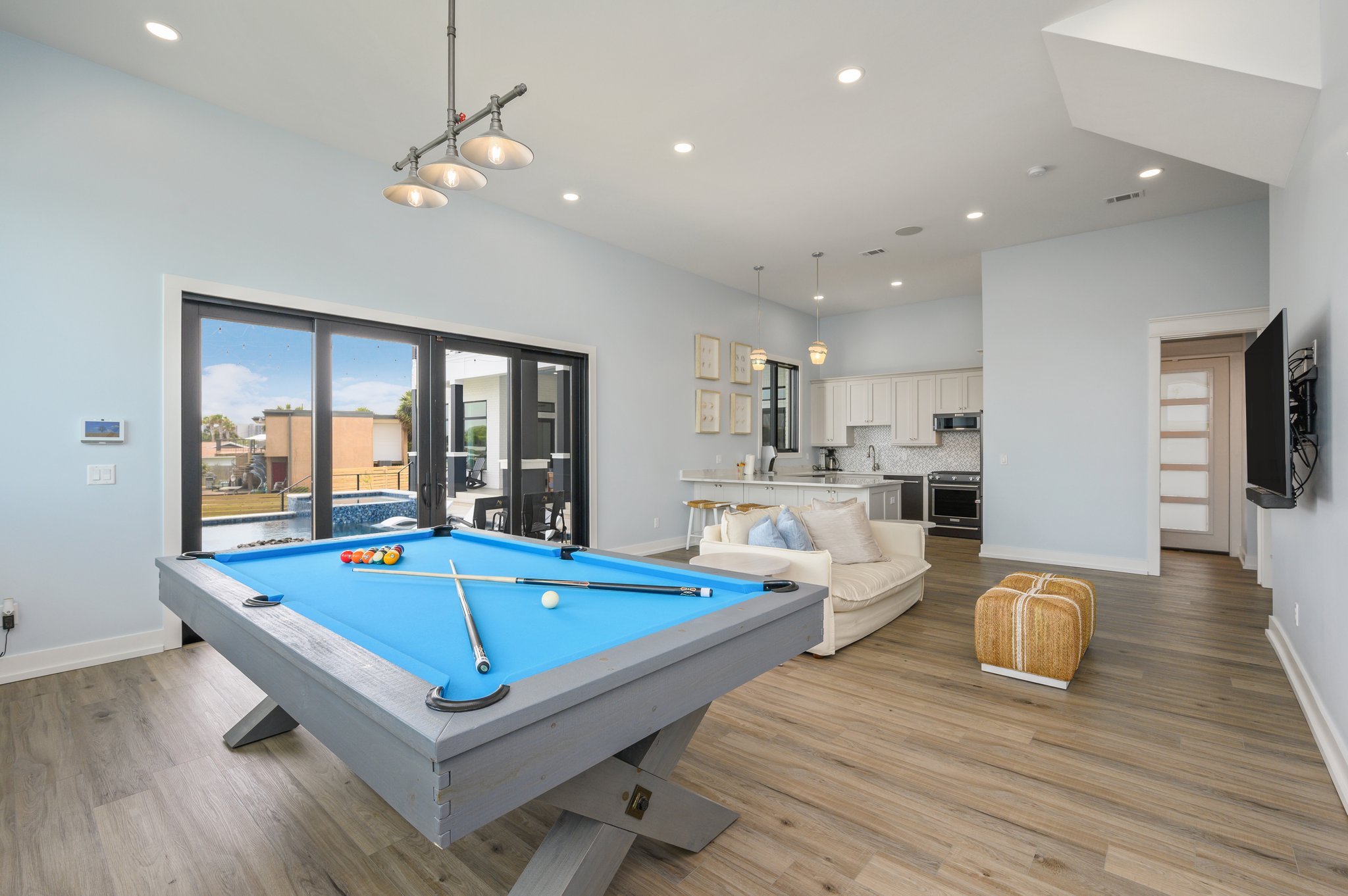 128-web-or-mls-425 Caviar Dr-98.jpg