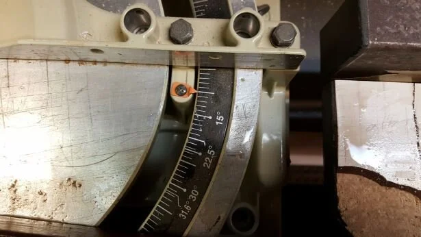 Set saw miter to 10 degrees