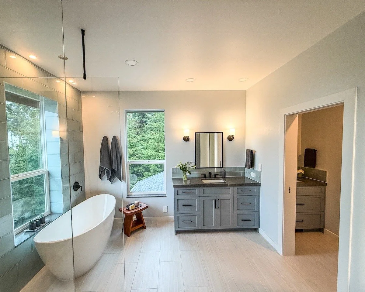 Bathroom 4 - WIDE Large.jpeg