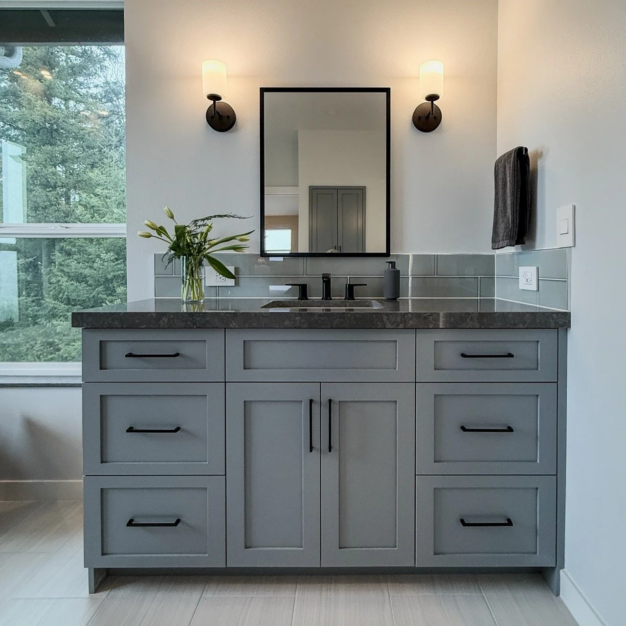 Main Sink Large.jpeg