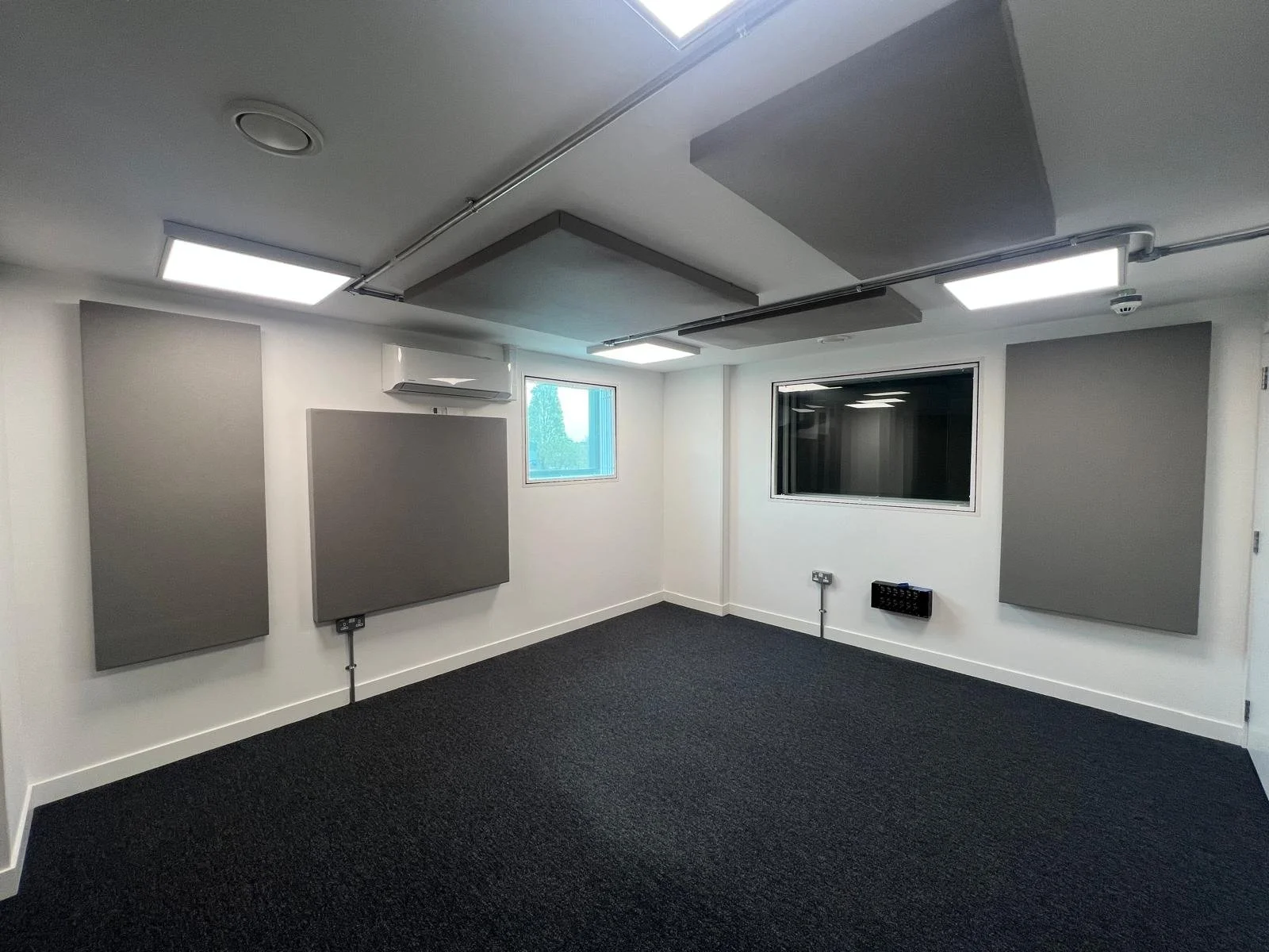 S22–S23 // The Control &amp; Create Studio