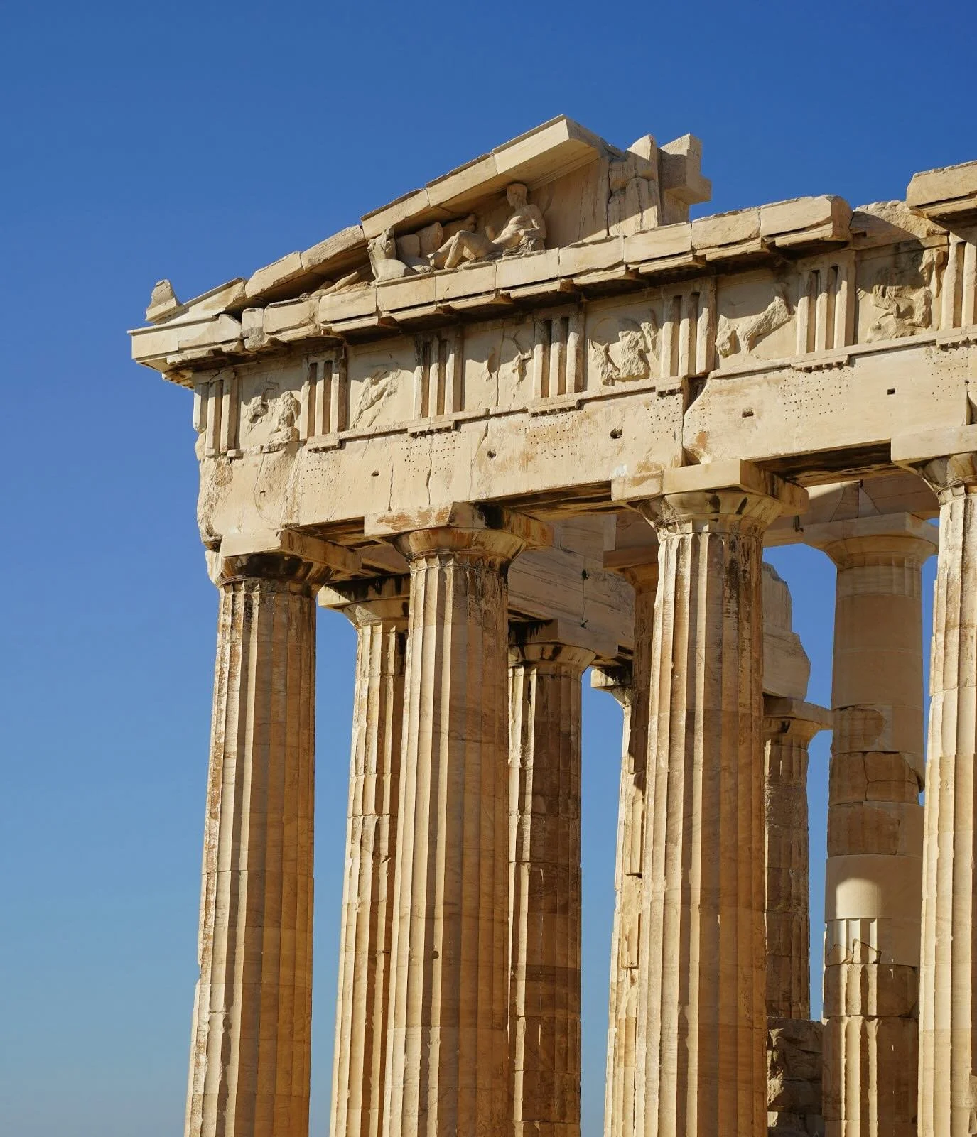 For the first time in 20 years, the scaffolding has been removed from the Parthenon at the Acropolis in Athens, and where best to experience it? @newhotel_athens 

Set up base at centrally located NEW Hotel to take in the full glory of the Parthenon 