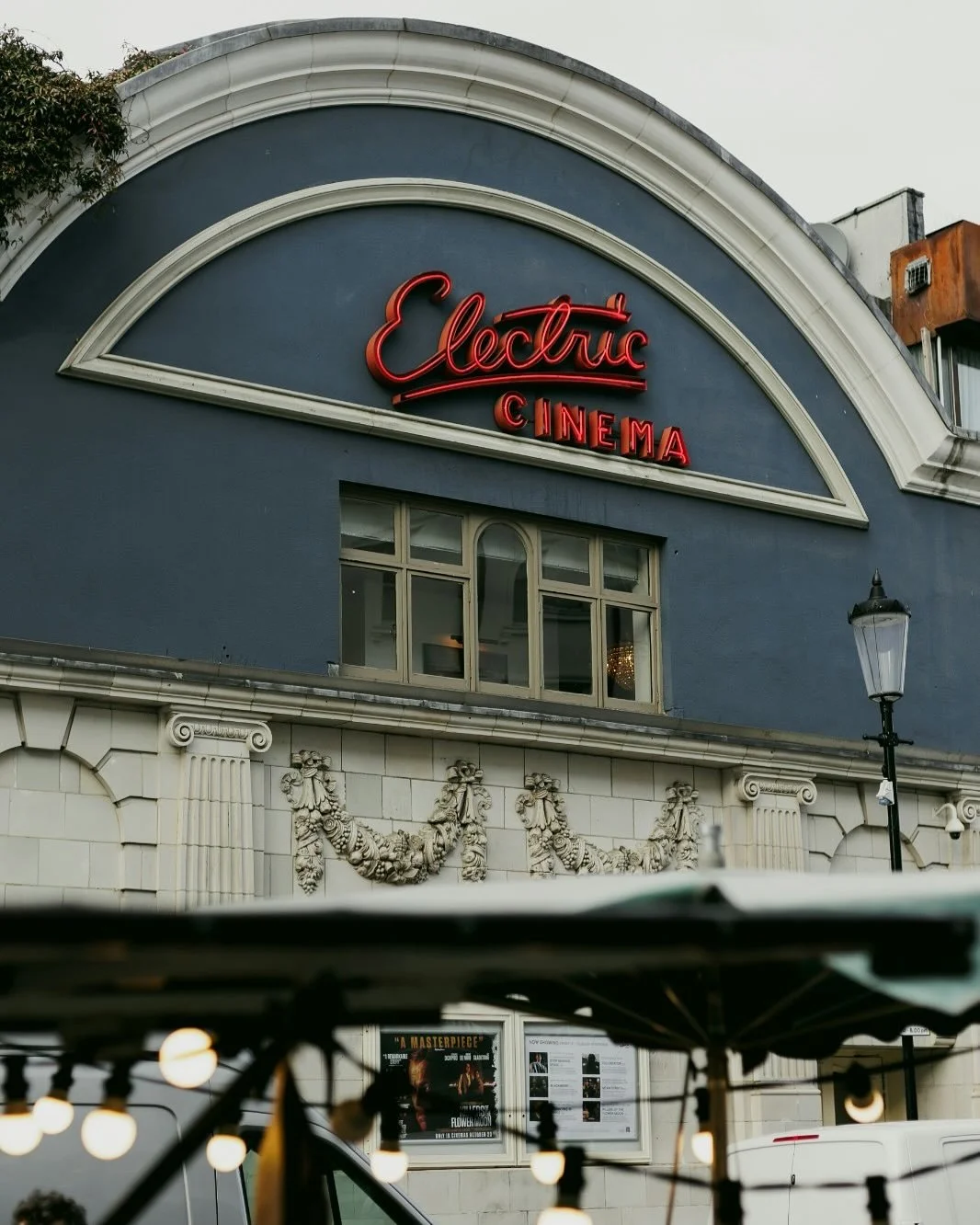 Rainy London weekends like this call for trips to the cinema or strolls around one of the city&rsquo;s classic art galleries - catch a film at Notting Hill&rsquo;s iconic Electric Cinema or go to Tate Britain for their extensive collection! 

#cinema