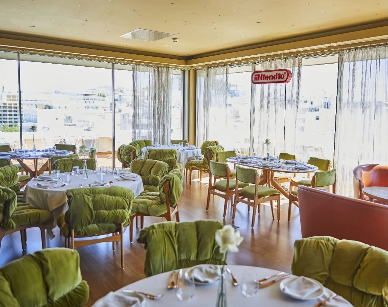 The Art Lounge at NEW Hotel Athens is where bold interiors meet effortless dining and every table feels like the best seat in the house🍸
@newhotel_athens 

#athens #travel #art #luxury