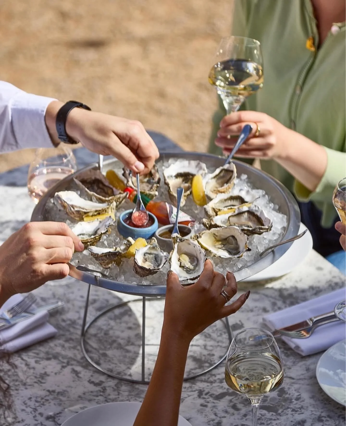 The sun is shining in the UK today which means oysters are on the menu🦪 And where better than North Norfolk oysters at coastal hotel The Maltings!

#coast #oysters #north #norfolk