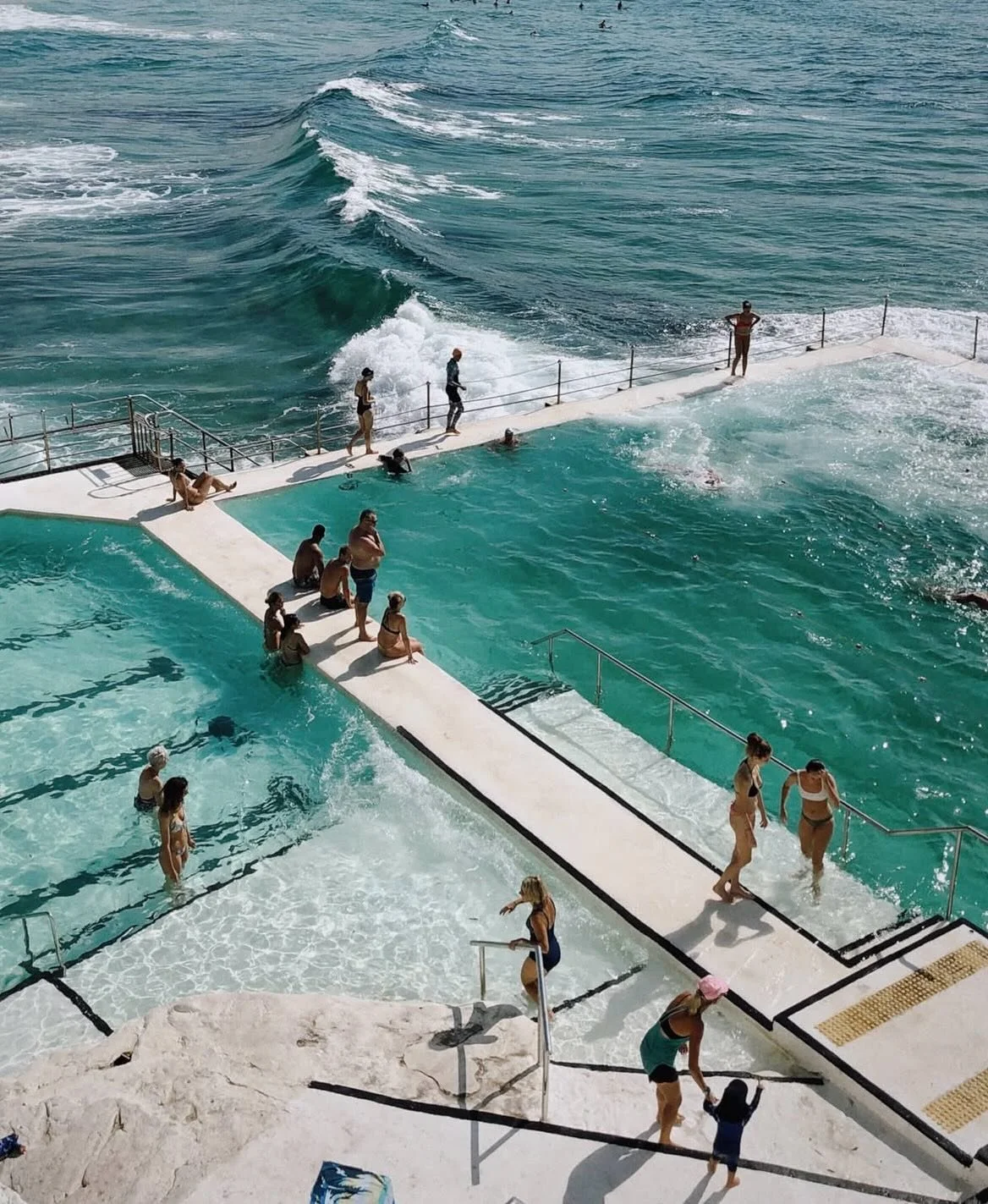 A heatwave has descended on the UK this week and we&rsquo;re dreaming of cool pools to dive into...swipe for inspiration🏊&zwj;♂️

#heatwave #water #pools #holiday