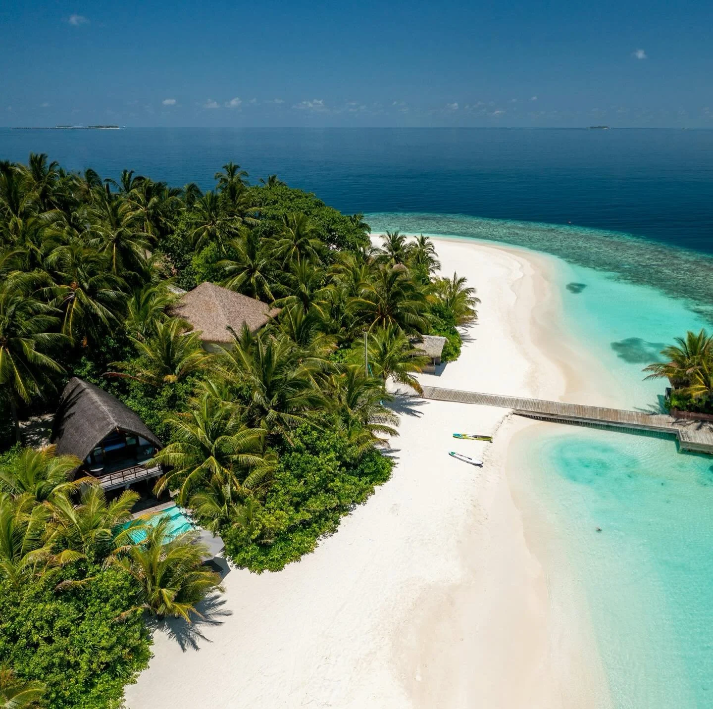 Set on a tiny 200-metre island in the North Ari Atoll, Kandolhu proves that the best things really do come in small packages. @kandolhu 

The intimate retreat offers an exceptional balance of privacy, understated luxury and world-class experiences. W