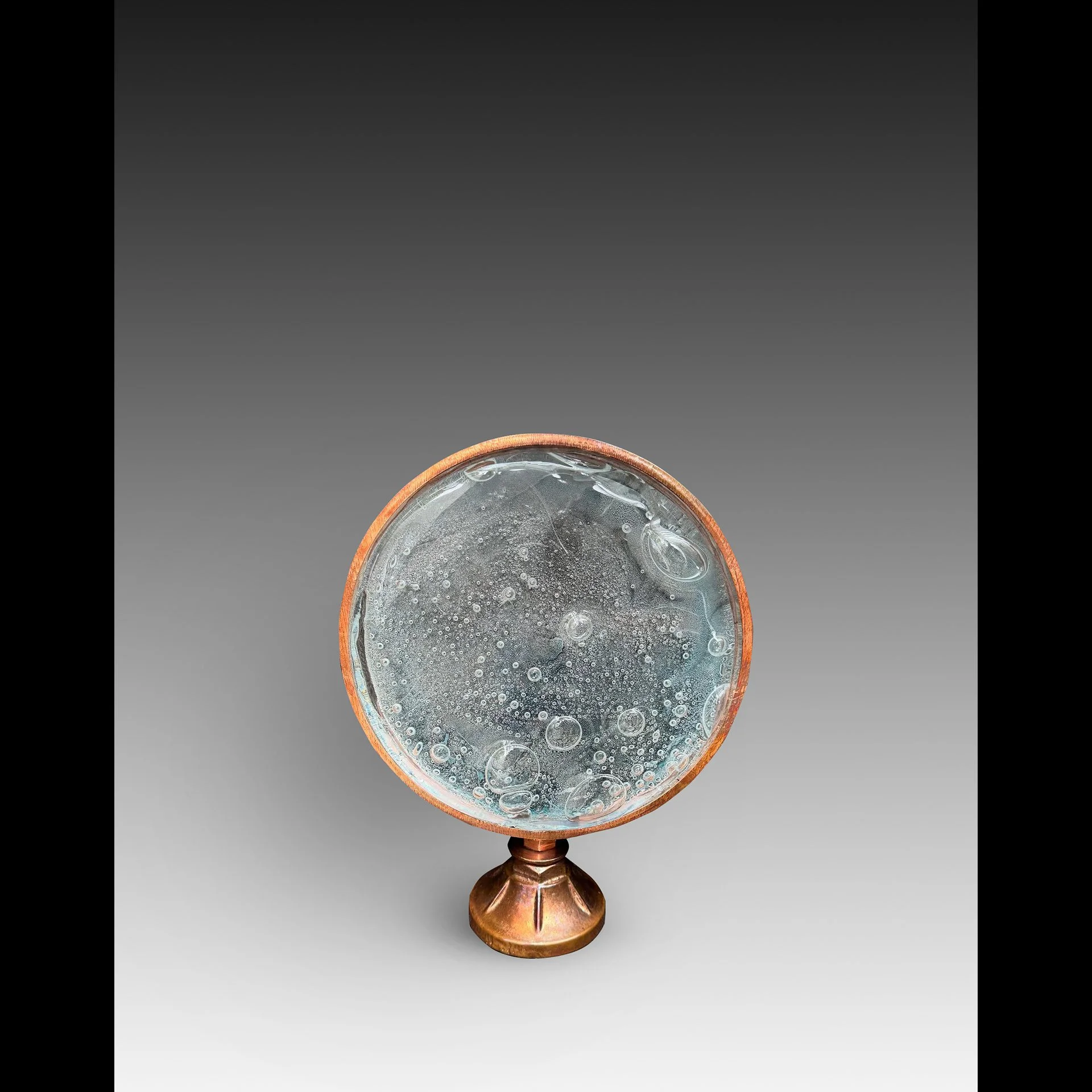 Freestanding | Materials: metal, glass | Dimension:
