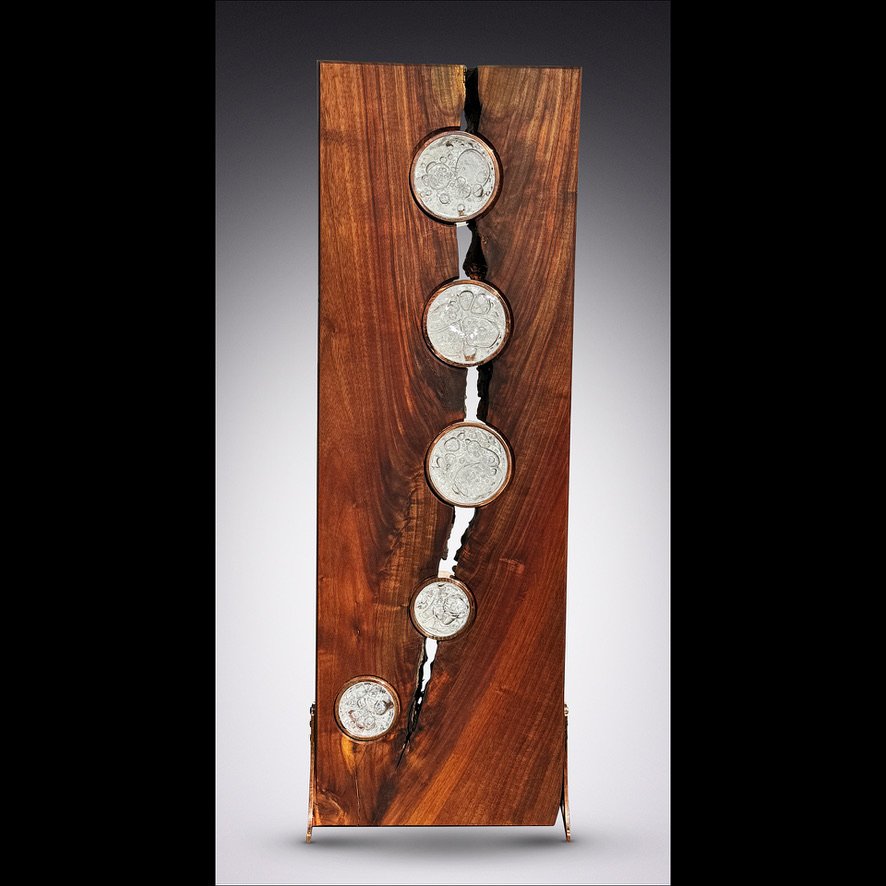Freestanding | Materials: wood, metal, glass | Dimension: