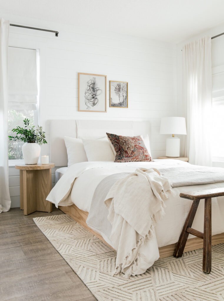 Small-Bedroom-Ideas-@laineandlayne-761x1024.jpg
