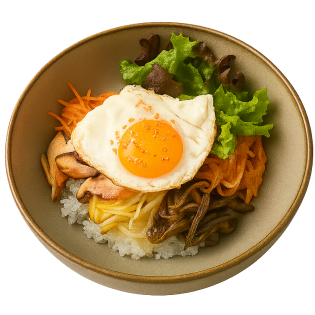 Bibimbap - Warmer Reis mit saisonalem Gemüse, Ei, wahlweise Rind-, Hähnchenfleisch oder vegan. Dazu eine würzige Gochujang-Chili-Paste