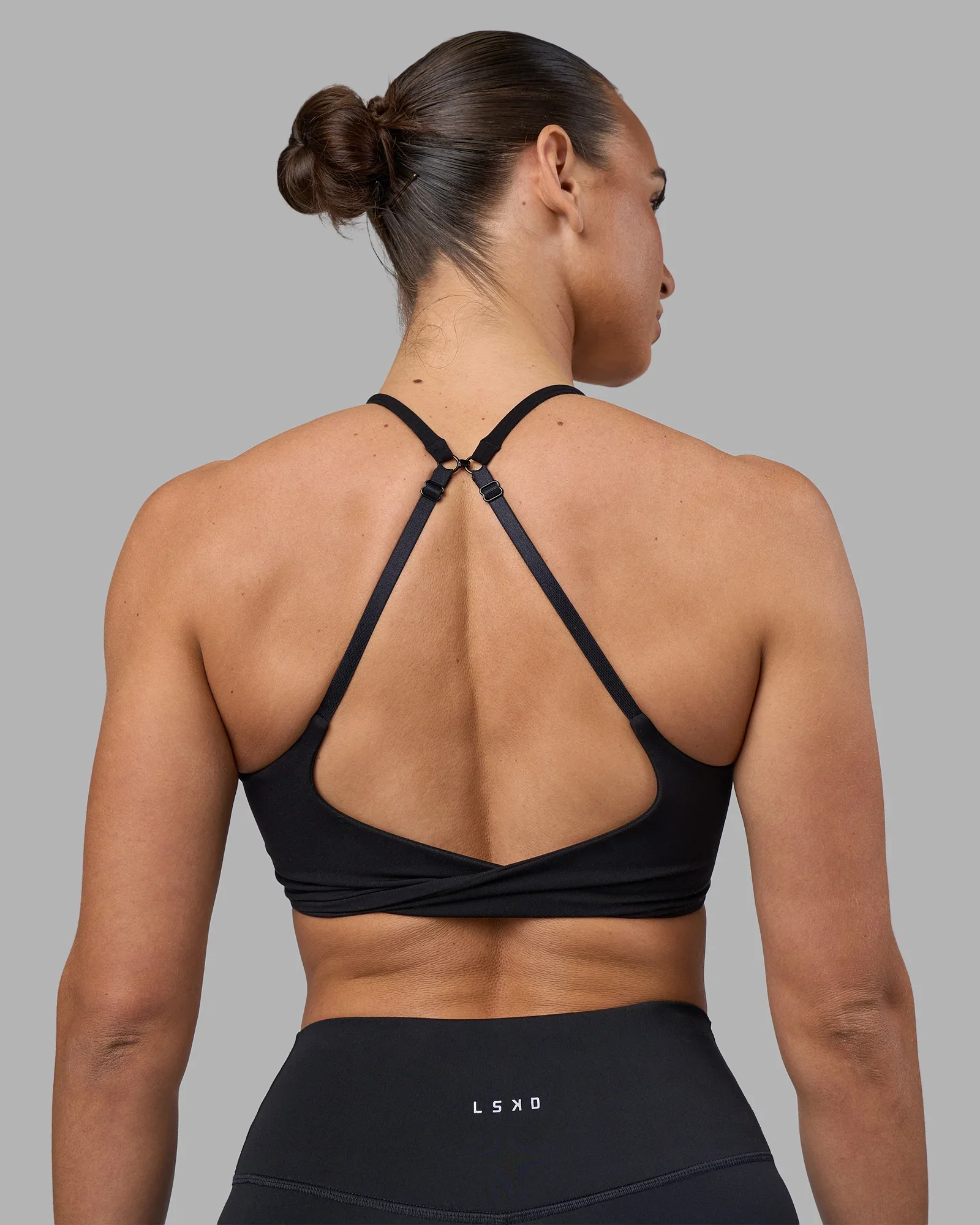 S-Model-Twist-Sports-Bra-Black-5.webp