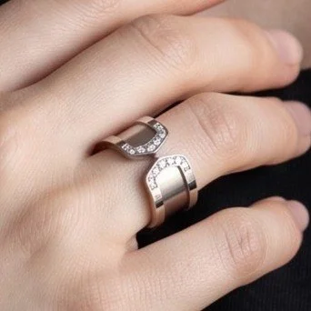 CC HAND CLOSE UP.jpg