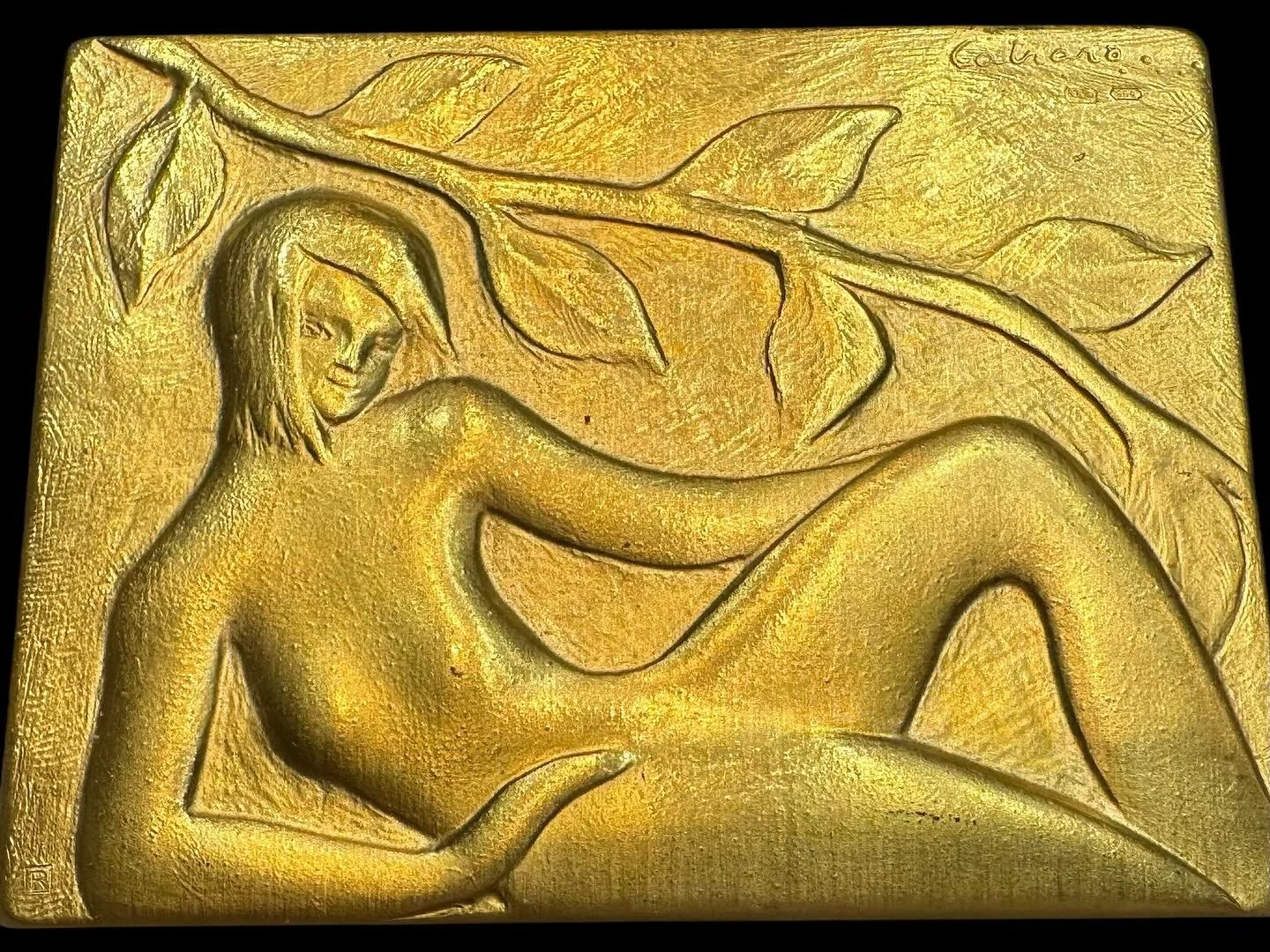 By Goffredo Catraro, these beautiful Art-Deco reliefs in 24k Yellow Gold are just fabulous. An unusual choice for us, but what a find! True Deco-decadence (I couldn&rsquo;t resist). DM for details or swing by our Mayfair boutique for a closer look 👀