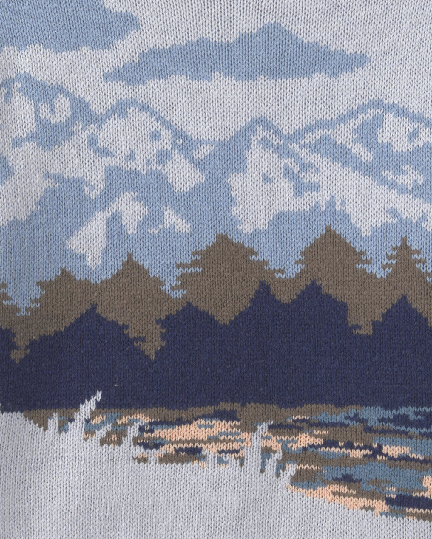 BoyMountainSweater2.png