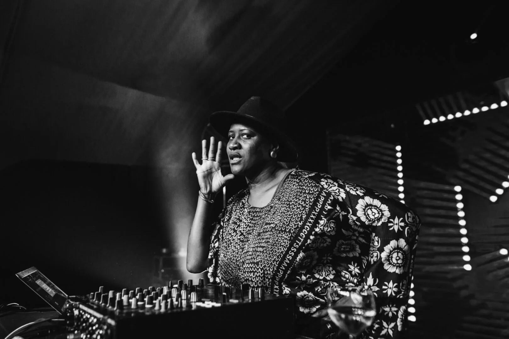 VOODOO MAMA · Complet! ✅ 