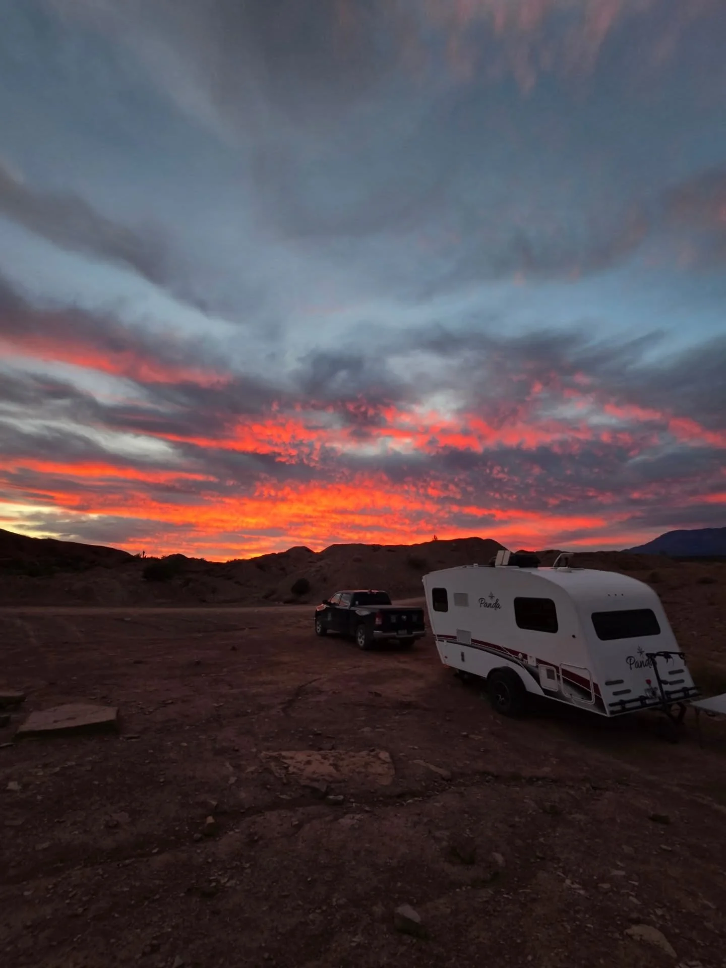 Moving day is always stressful bc you never know what you're gonna get - or where you'll end up. But holy cow did we get an incredible spot perfect for my favorite thing in the entire universe - sunsets! 💛🧡&hearts;️