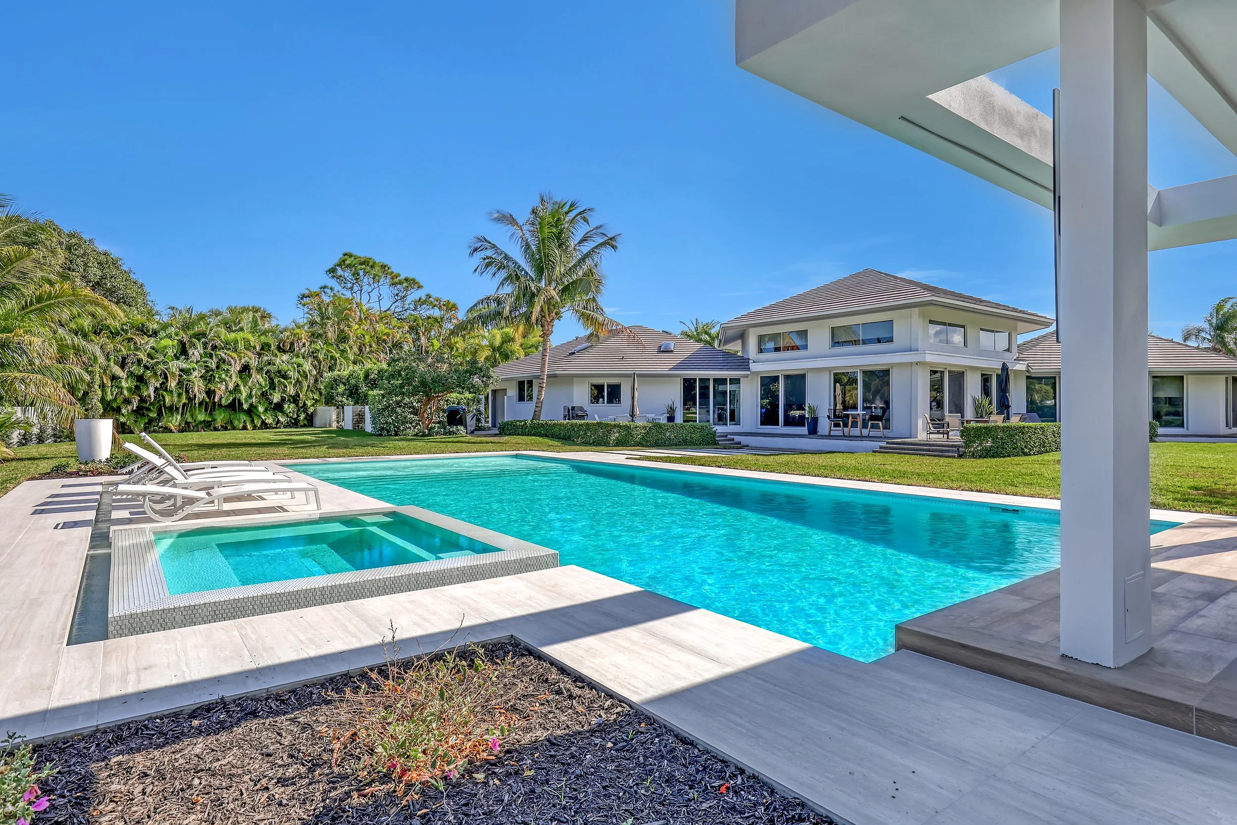 About | Build Your Dream Pool Today — Hang 10 Pools