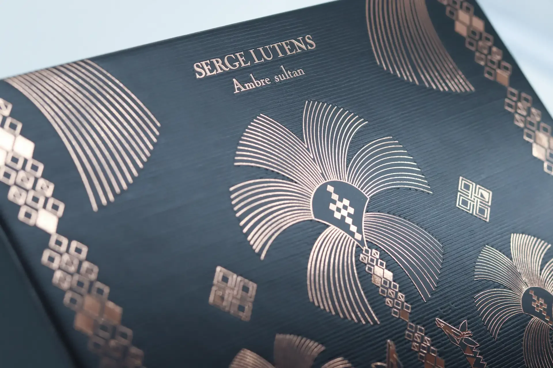 SERGE LUTENS - Ambre Sultan - 6.webp