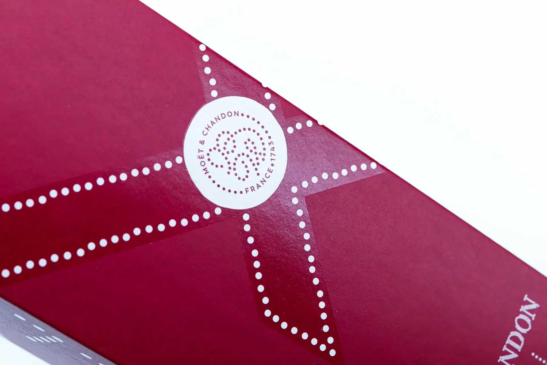 MOET - Brut Imperial Pharrell -11.webp