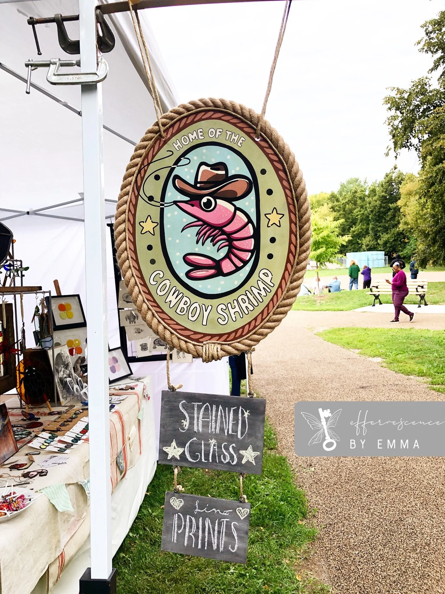 Shrimp Sign! I made this for my most recent market to grab people&rsquo;s attention:) what do you guys think?
&bull;
&bull;
&bull;
#artisan#market#artmarket#torontomarket#handmade#shrimp#shrimppoboy #shrimpy#shrimplover#handmadesign#sign#oneofakind#q