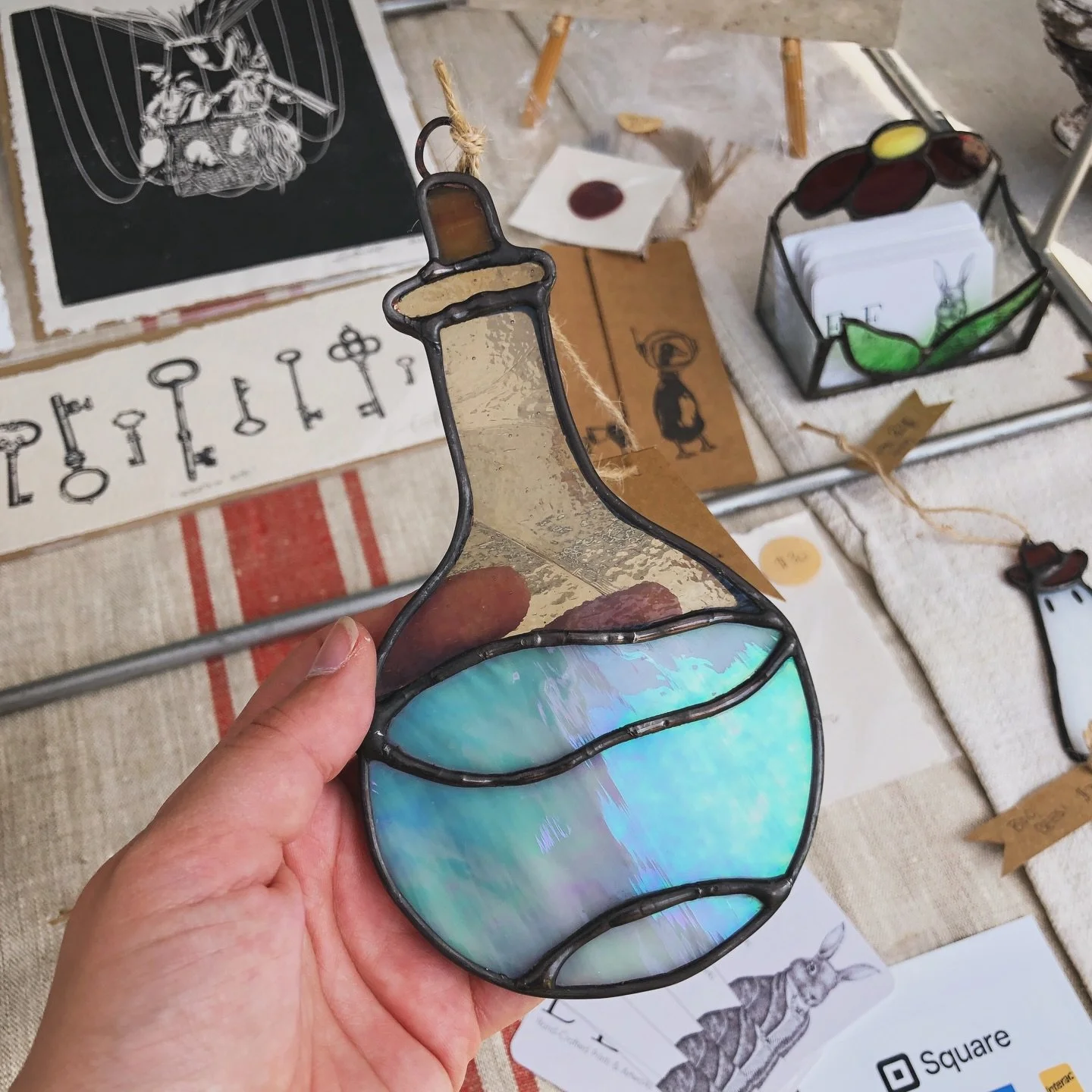 Look at that GLOW✨
#stainedglass#potionbottle#glassart#irridescentglass#handmadewithlove❤️