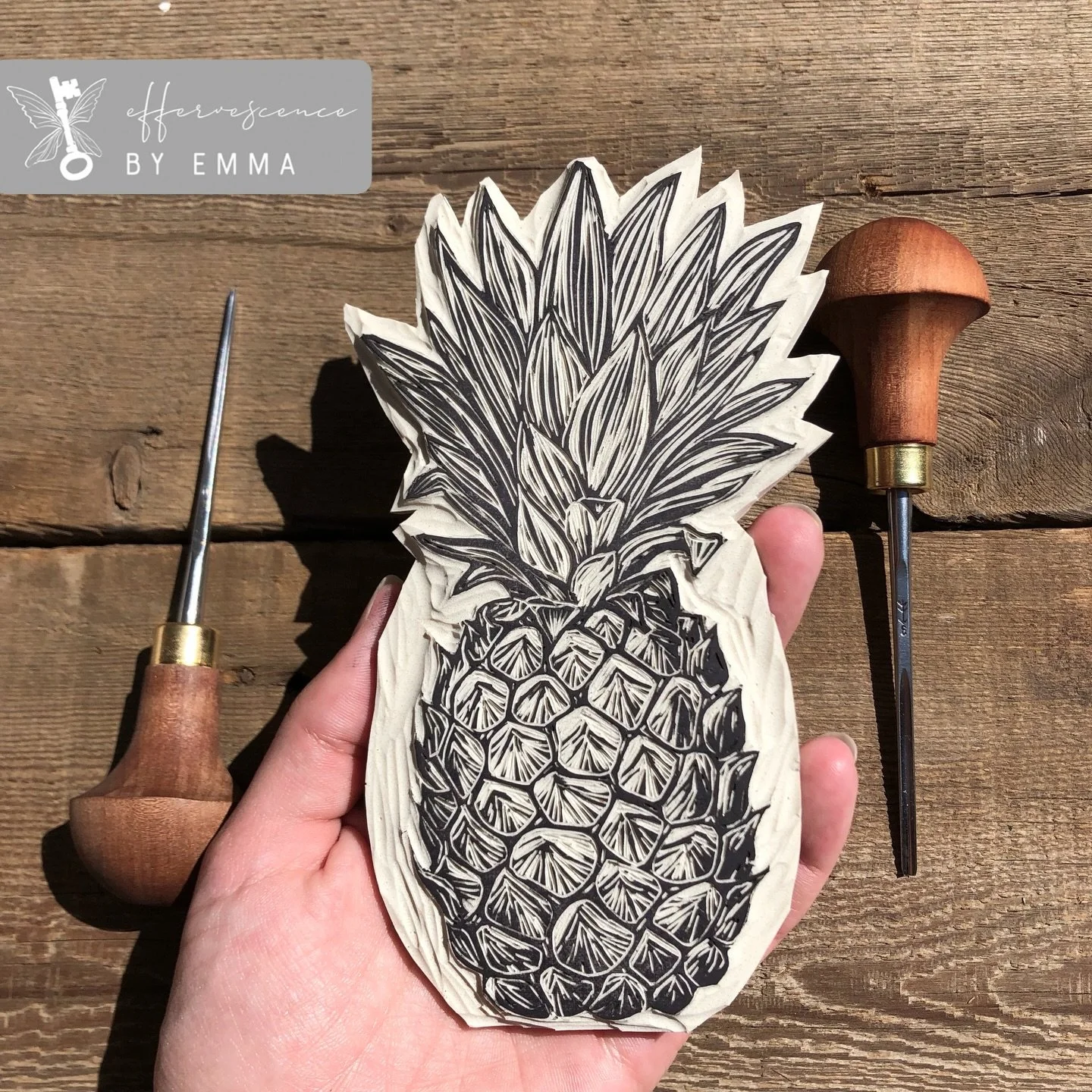 Do you guys think I should bring Lino prints to my summer markets? Seems like the glass pieces always get all the attention :) 
This was an early carving when I was exploring texture.

#linoprint#handcarved#pineappleart#inkonblock
