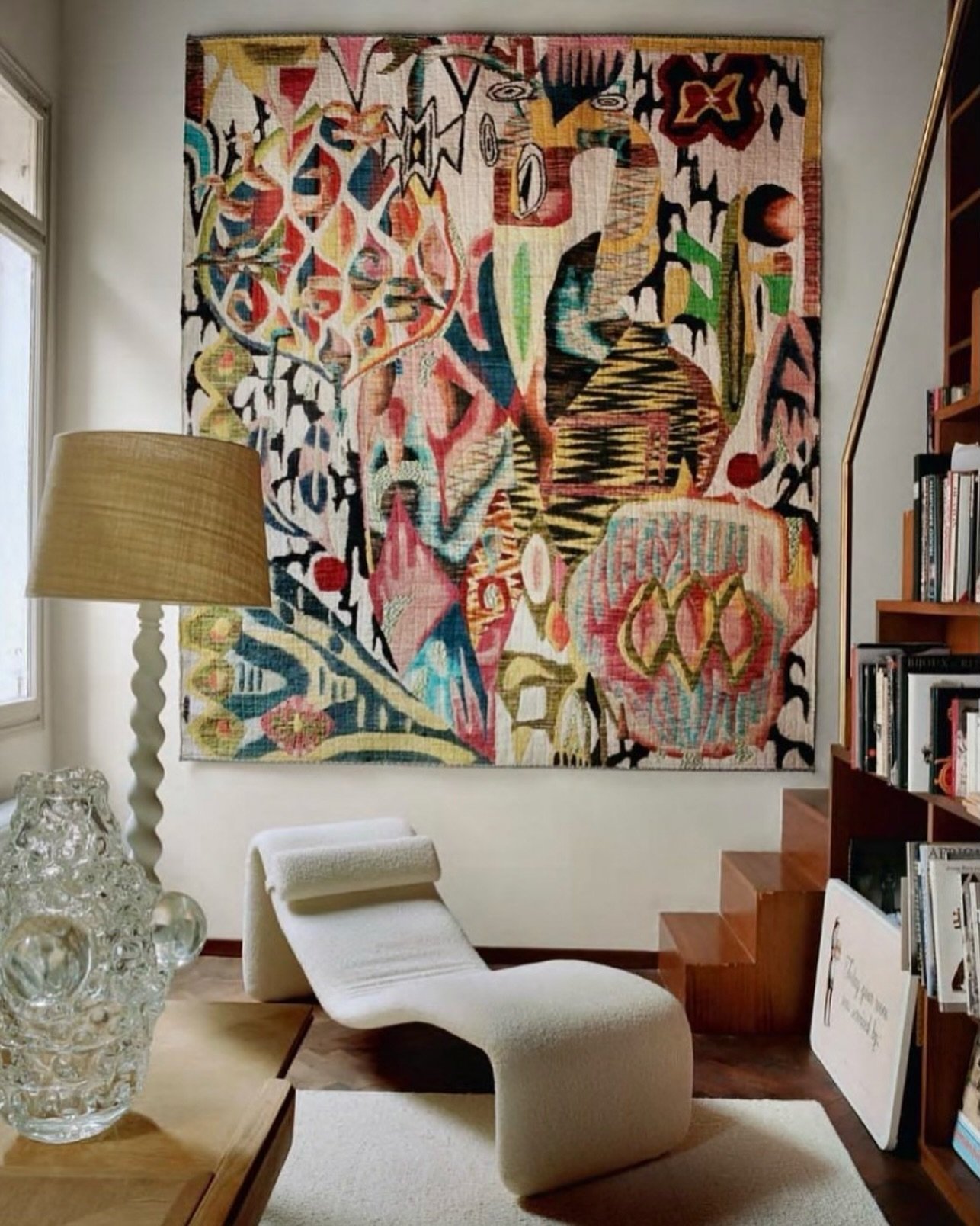 Creating perfectly designed nooks in your home, with vibrant pops of art and thoughtful details ✨

Design Inspo💫

#interiordesign #interiorstyling #interiordecor #interiordesigner #wallpaper #wallpaperdesign #interiors 
#flower #floraldesign #flower