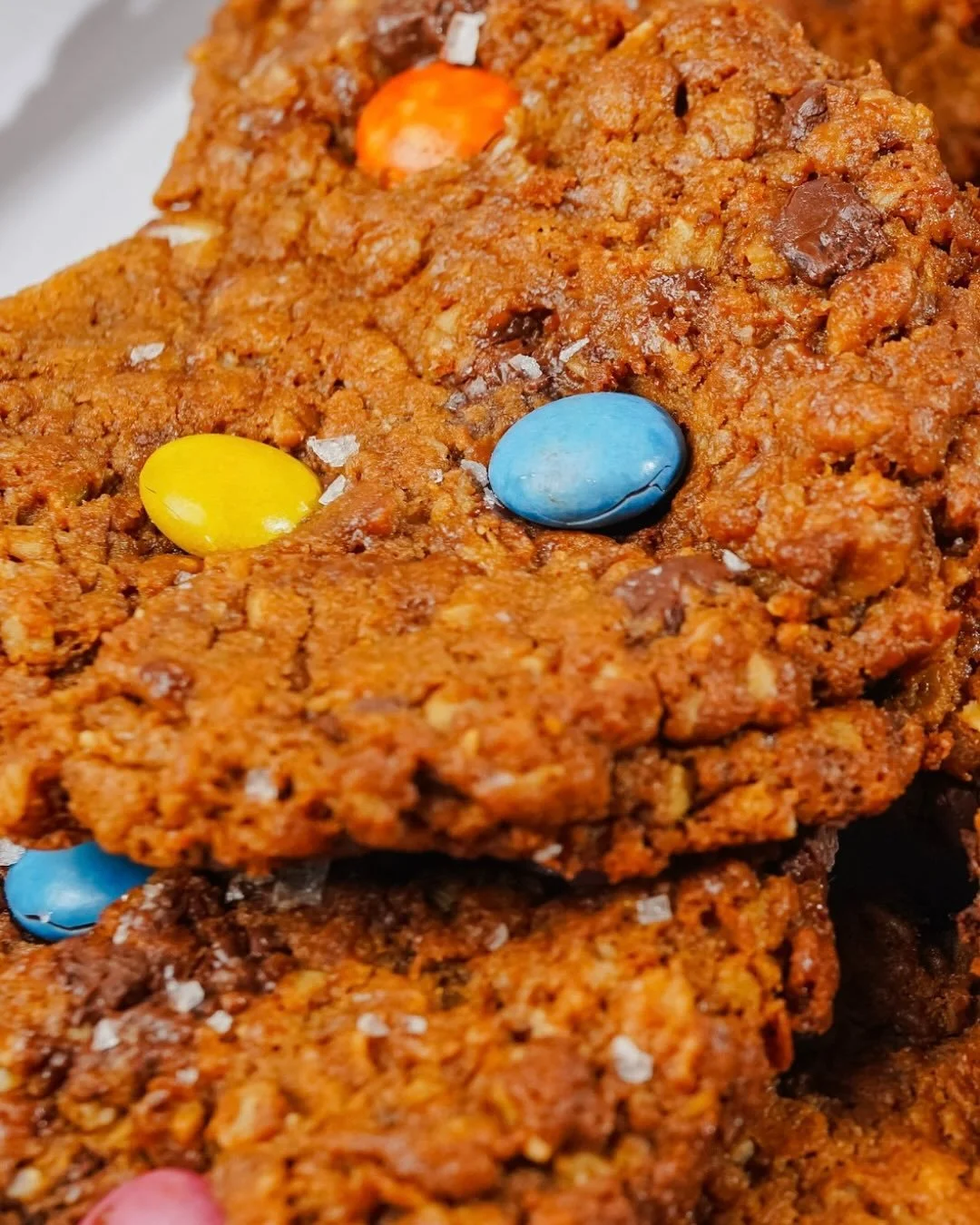 Crazy good, crazy clean 🍪 Our Organic Crazy Cookies are refined sugar&ndash;free, seed-oil free and crafted with wholesome ingredients you can feel good about! 💚&nbsp;Perfect for a mid-day treat, post-workout snack, or anytime you need a little som