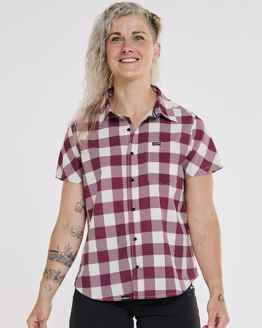 LOW-DHARCO_0003_WOMENS-PARTYSHIRT-STERLING_bf405885-b595-4dc2-a5fa-fc88342cd7b6.jpg