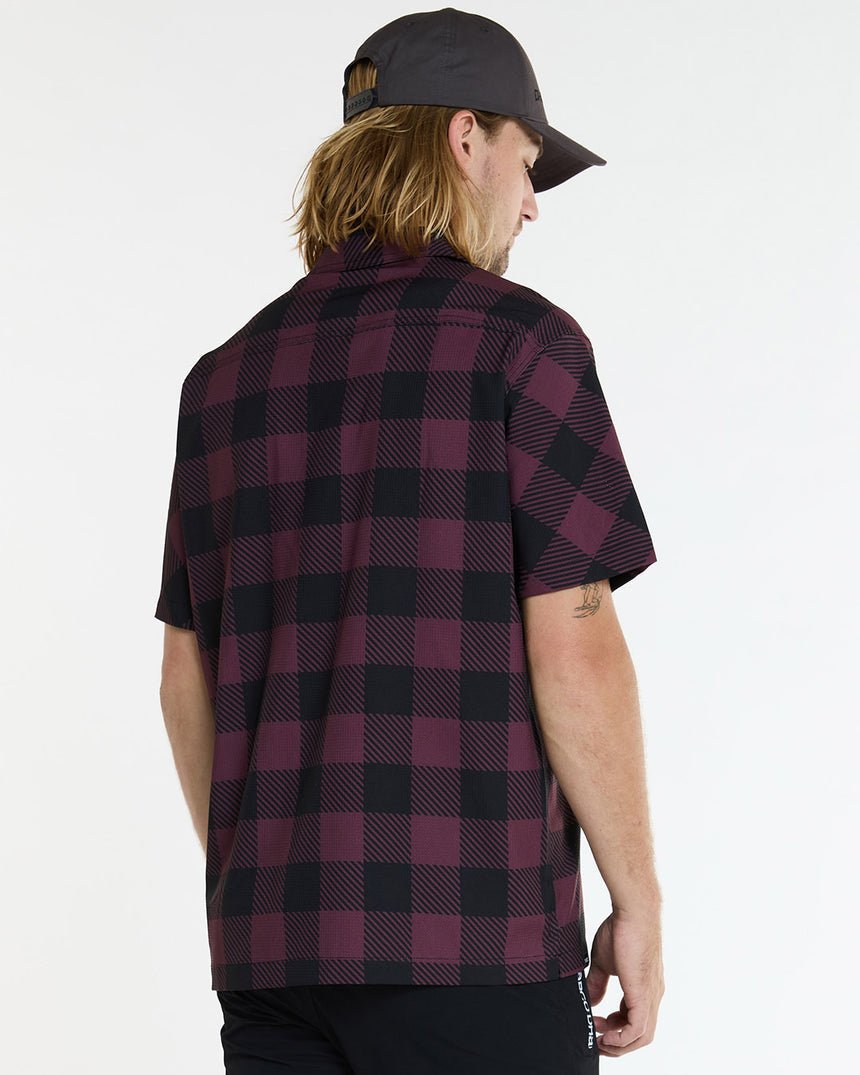 MENS-TECHPARTY-SHIRT-NELSON_0003.jpg