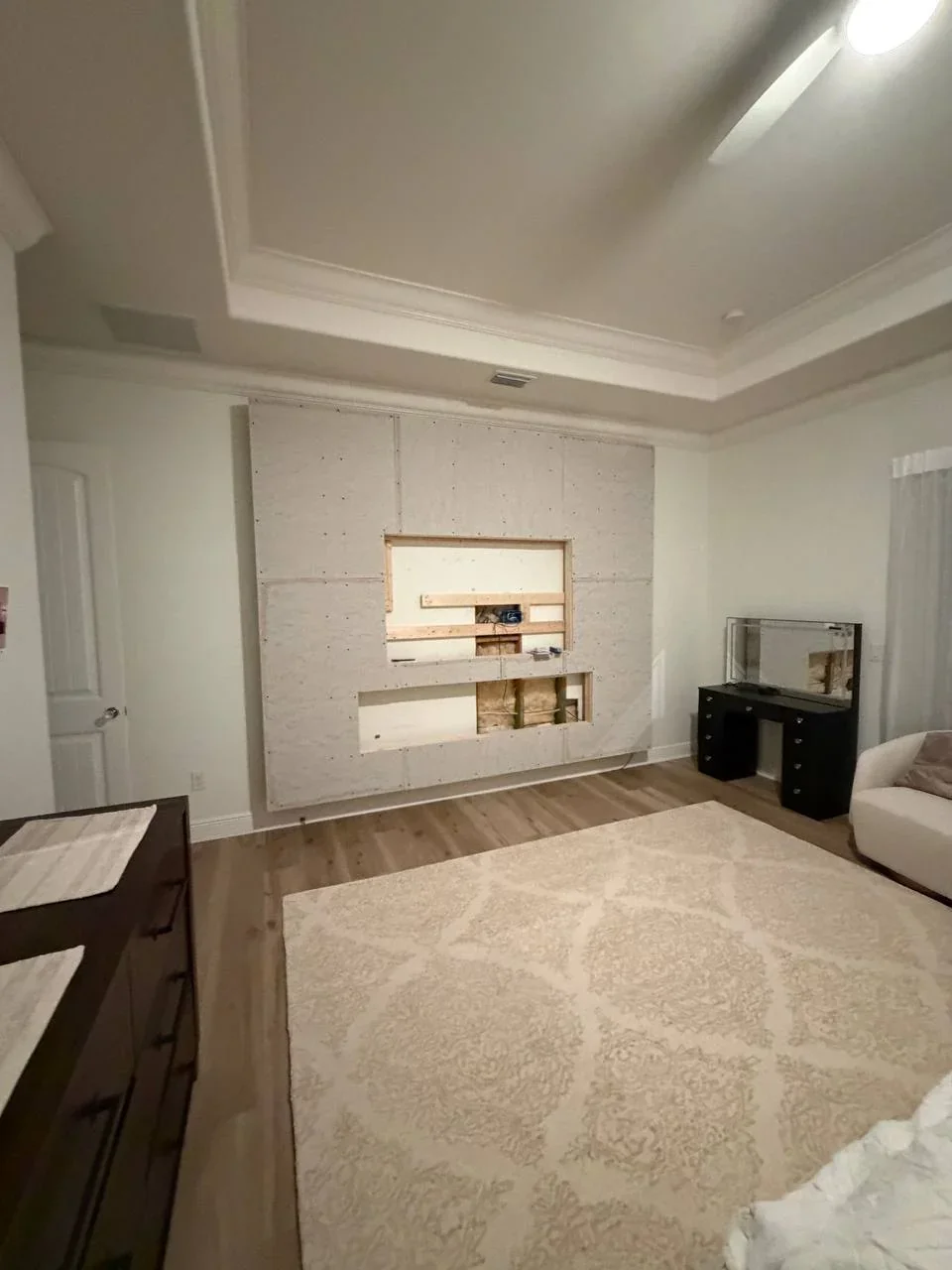 los-angeles-media-wall-construction-tv-fireplace-openings.webp