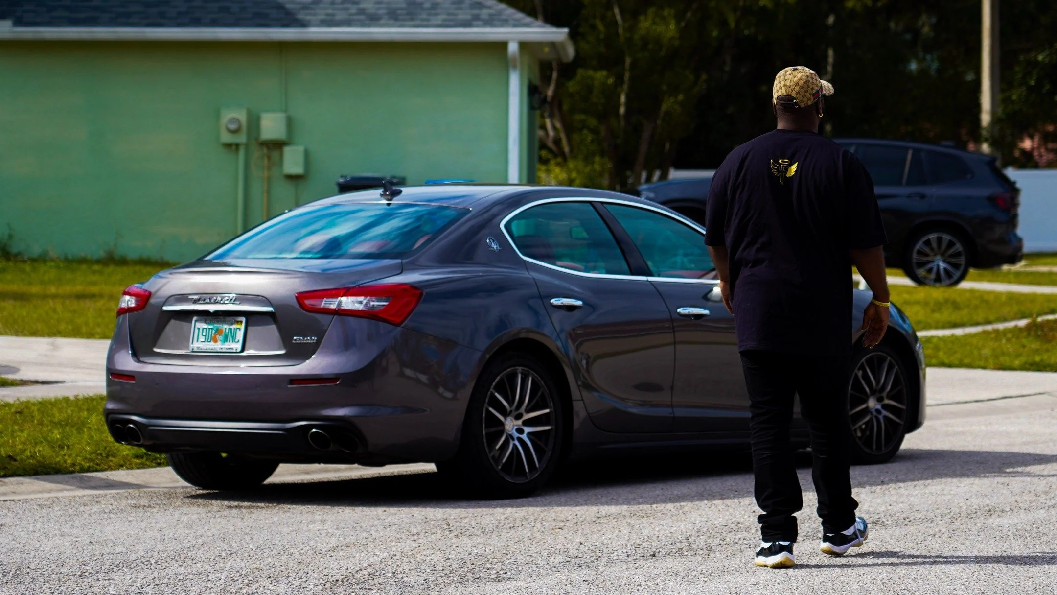 Walking my own lane. Eyes forward. Mind locked in. 💼🔥

#StayFocused #GoalDriven #LockedIn #MindOnTheMission #AlwaysGrinding #TunnelVision #PurposeFirst #DreamChaser #HustleHard #NoDistractions