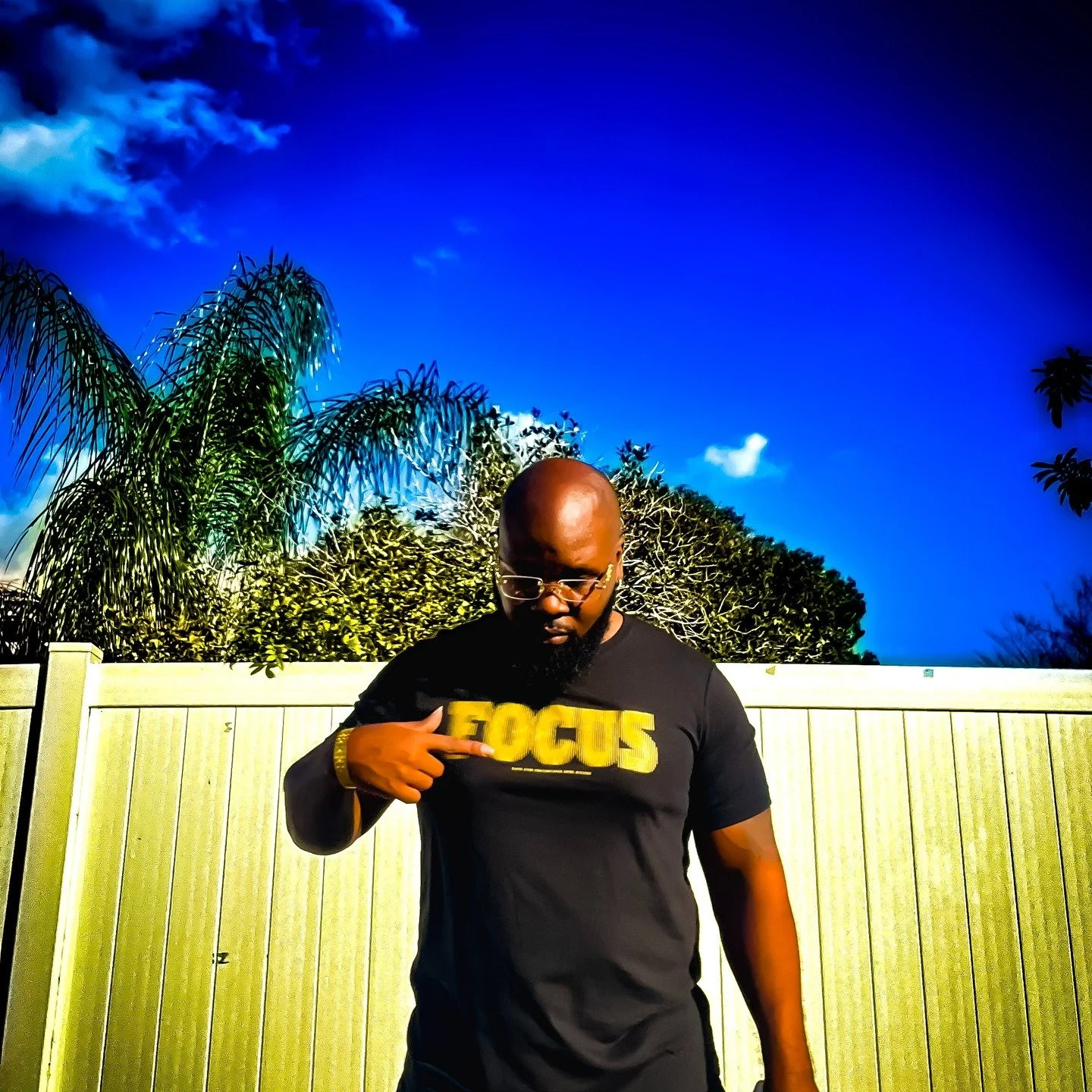 ✨ When the sky is bright, let the light in. Keep shining, keep focused. 

Every day is a chance to rise above distractions and chase your goals. 🌞 Stay positive, stay determined, and let your inner light guide the way. 💪 #StayFocused #KeepShining #