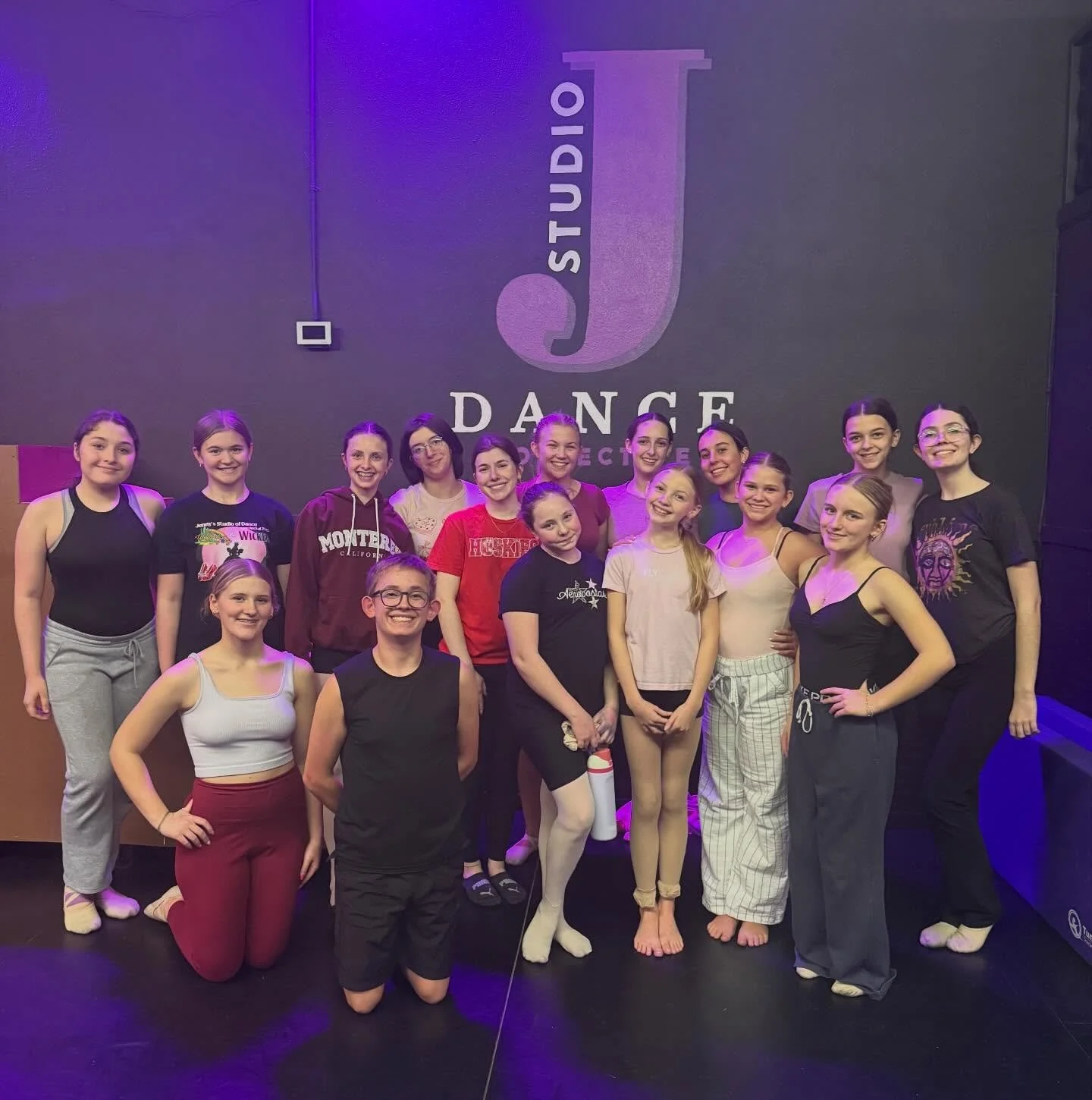 Dancers! Don&rsquo;t forget to Share the Love this week for Valentines Day! Bring a friend to class any day this week and free dress/wear res, pink &amp; white! See you in class! 🩷❤️🤍