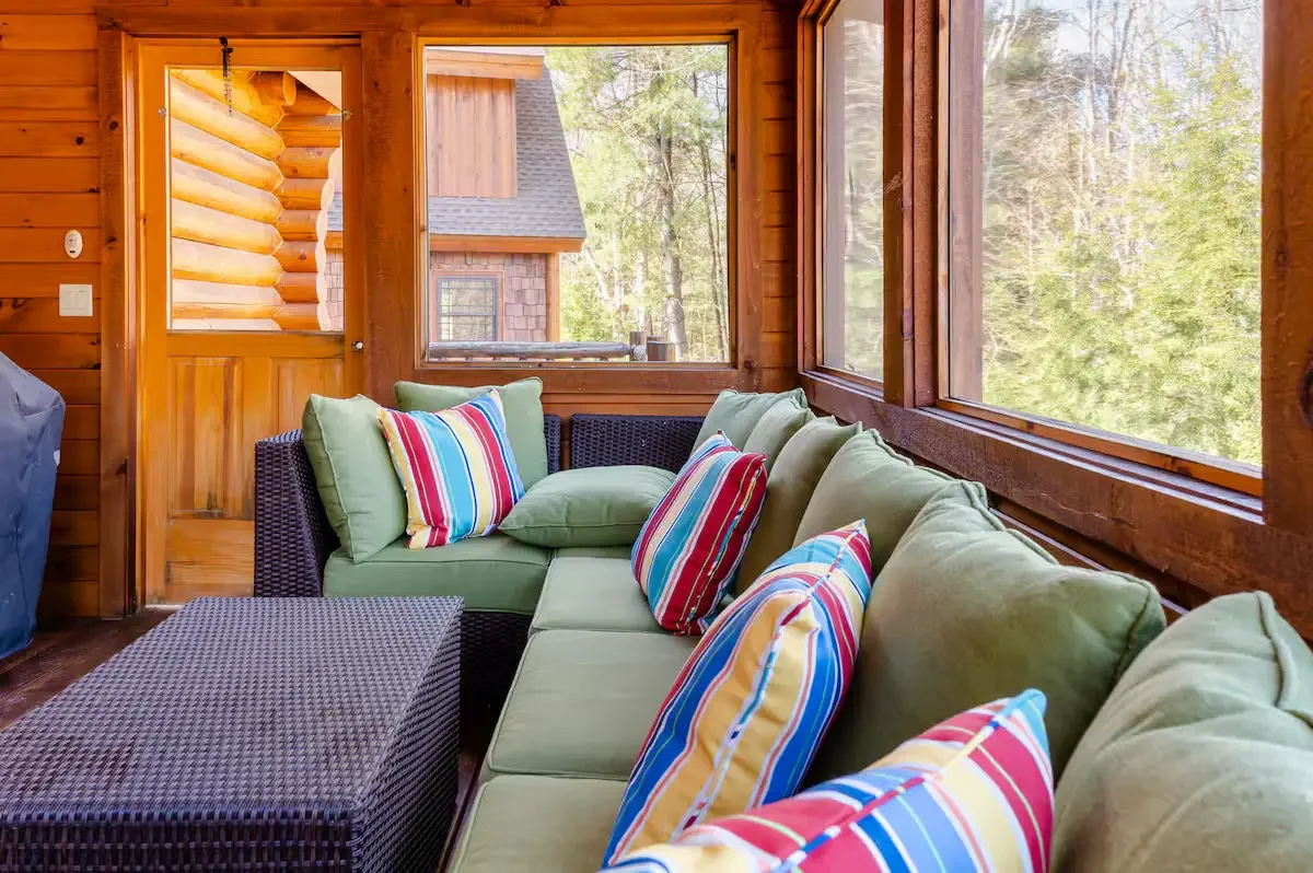 windham-sofa-pillows.webp