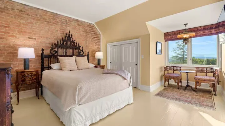 Queen Bed With Private Bath Jan. 23-25