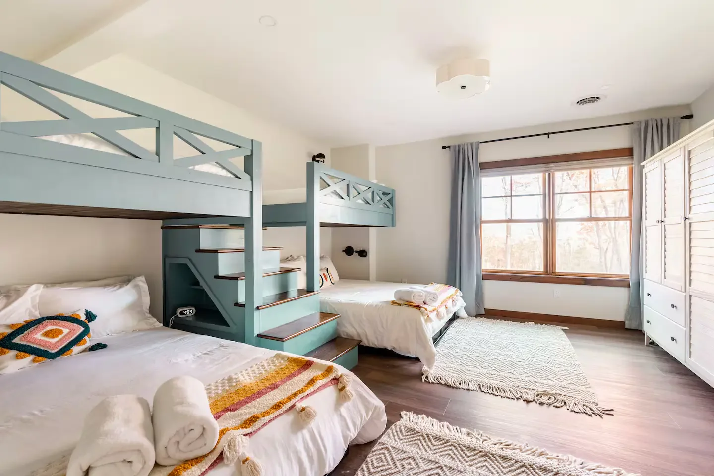 Room 3 - 2 Queen Beds ($200 Off With a Friend)