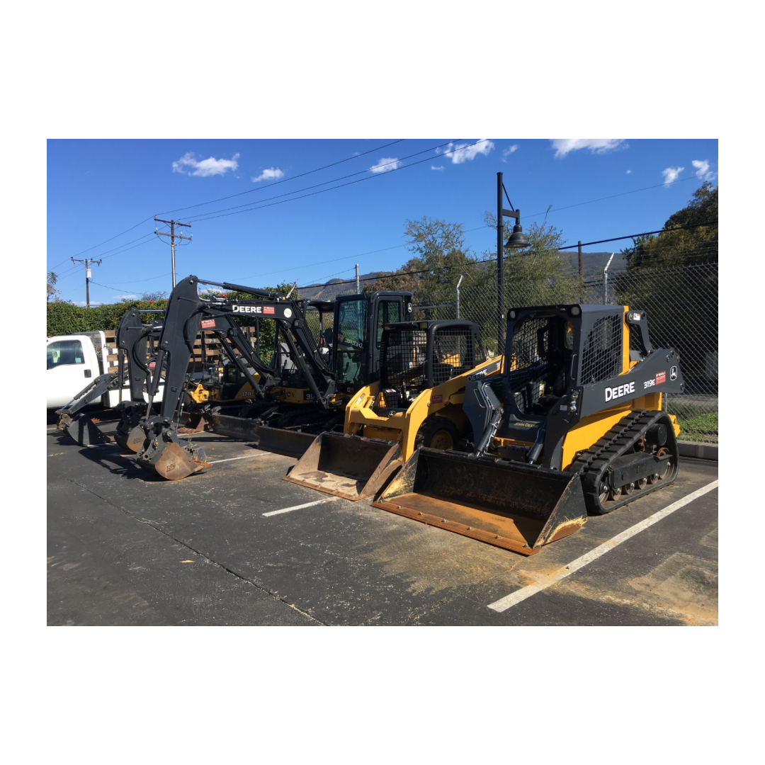 Heavy equipment rentals at RP Rentals, Santa Paula / Alquiler de maquinaria pesada en RP Rentals, Santa Paula
