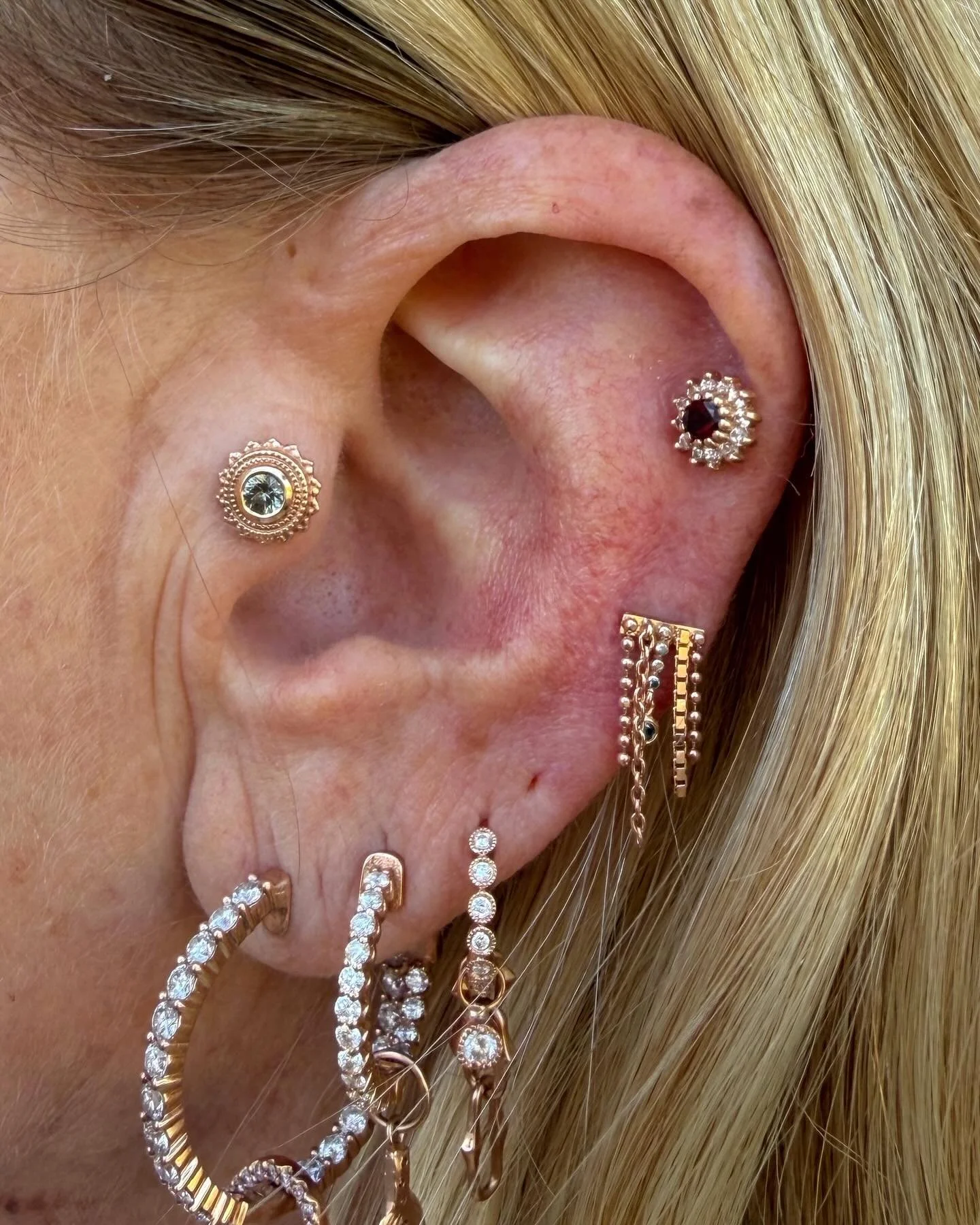 We are absolutely swooning over this rose gold piece from Pupil Hall!! The perfect update to an already fabulous ear. ✨