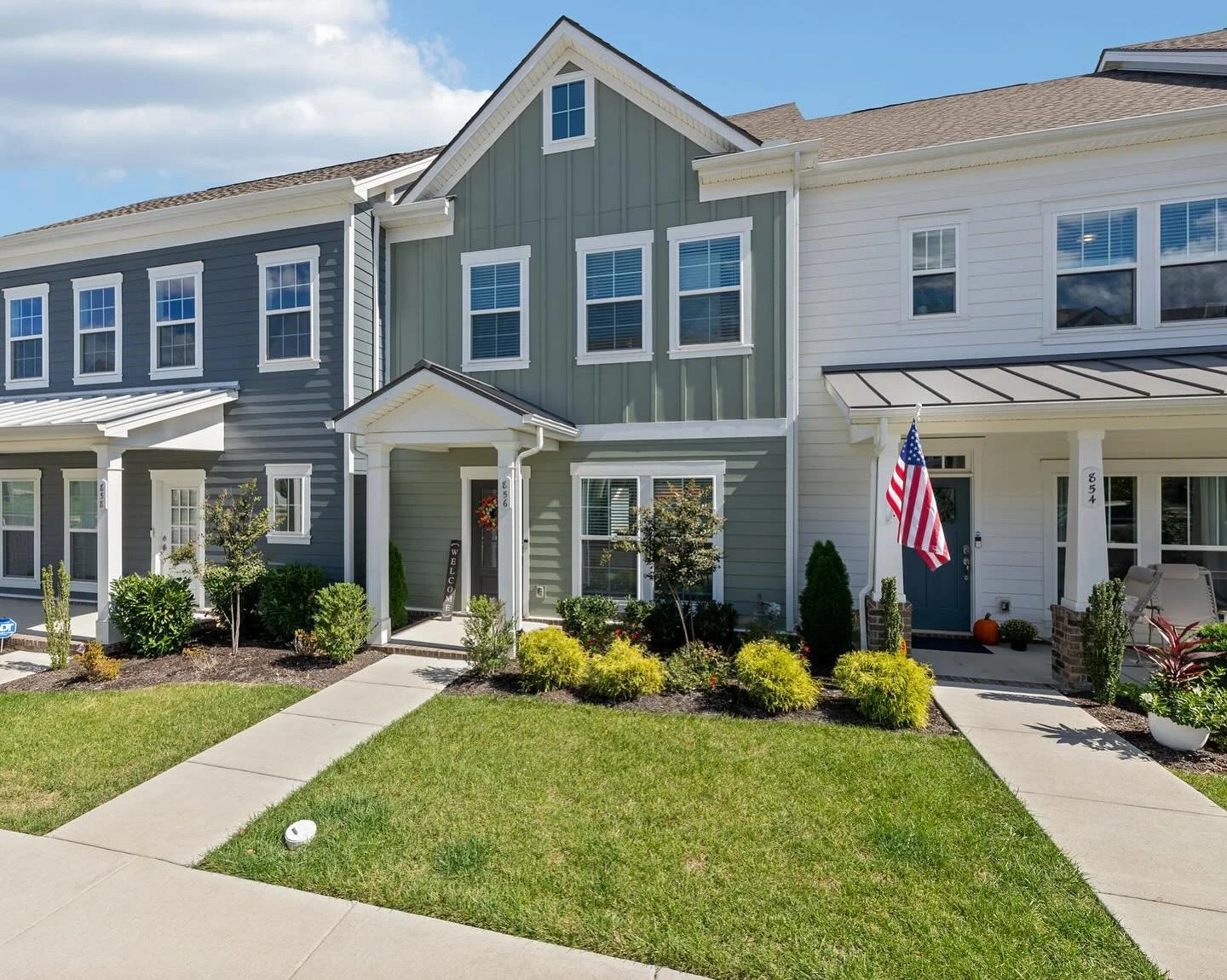 JUST LISTED 🔑 Under $400K in Cane Ridge!

Welcome to Westcott Ln, a 3-bed, 2.5-bath townhome offering the perfect blend of style, function, and value &mdash; all for $379,999.

Bright kitchen with quartz countertops, gold fixtures, and breakfast bar