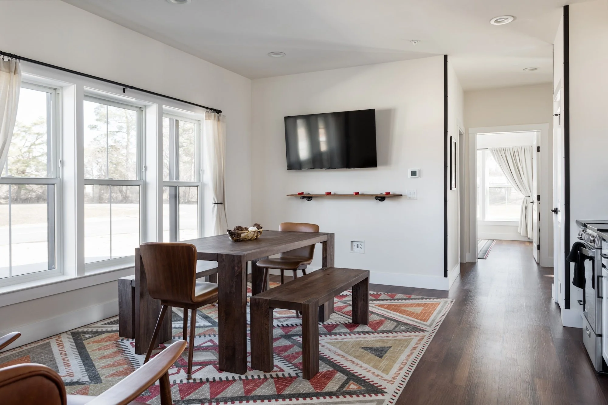 Two-Bedroom_Two-Bathroom-Suite-dining-room.jpg