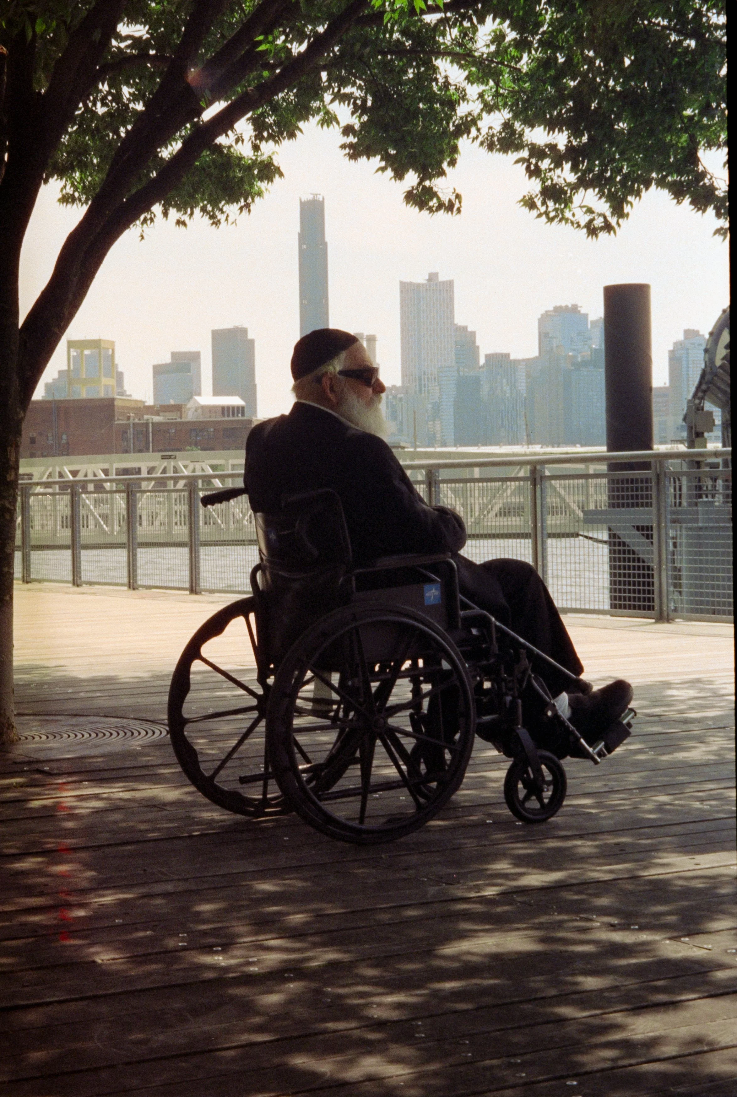 DSC05370-4 Cinestill 80035MM_20260730_EXPORTS.jpg